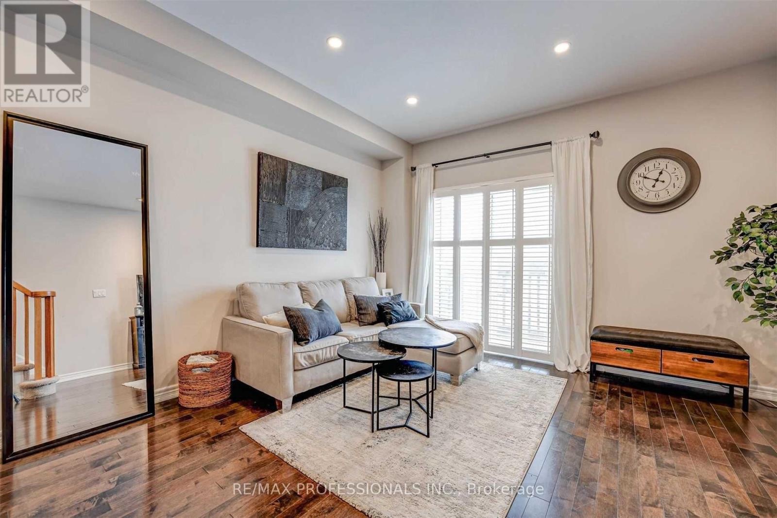 676 Rowley Common Property Photo 7