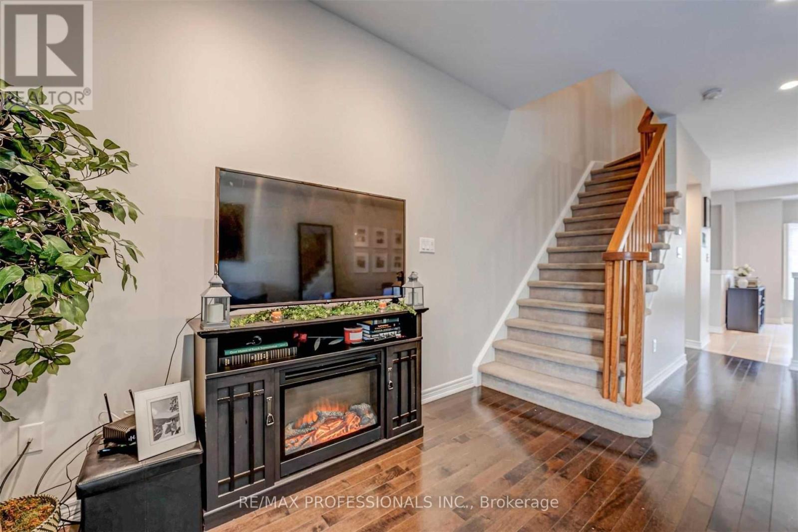 676 Rowley Common Property Photo 11