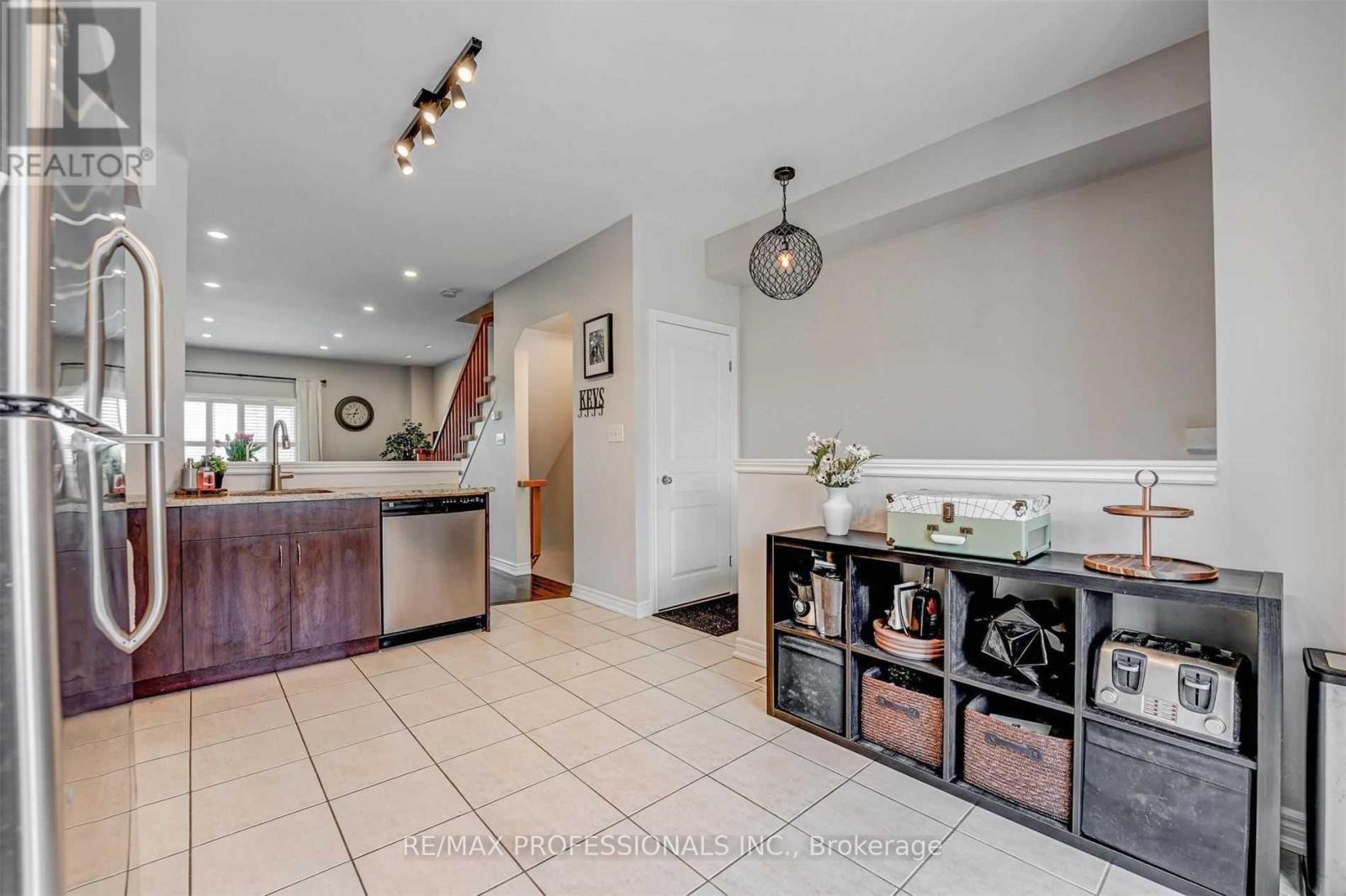 676 Rowley Common Property Photo 14