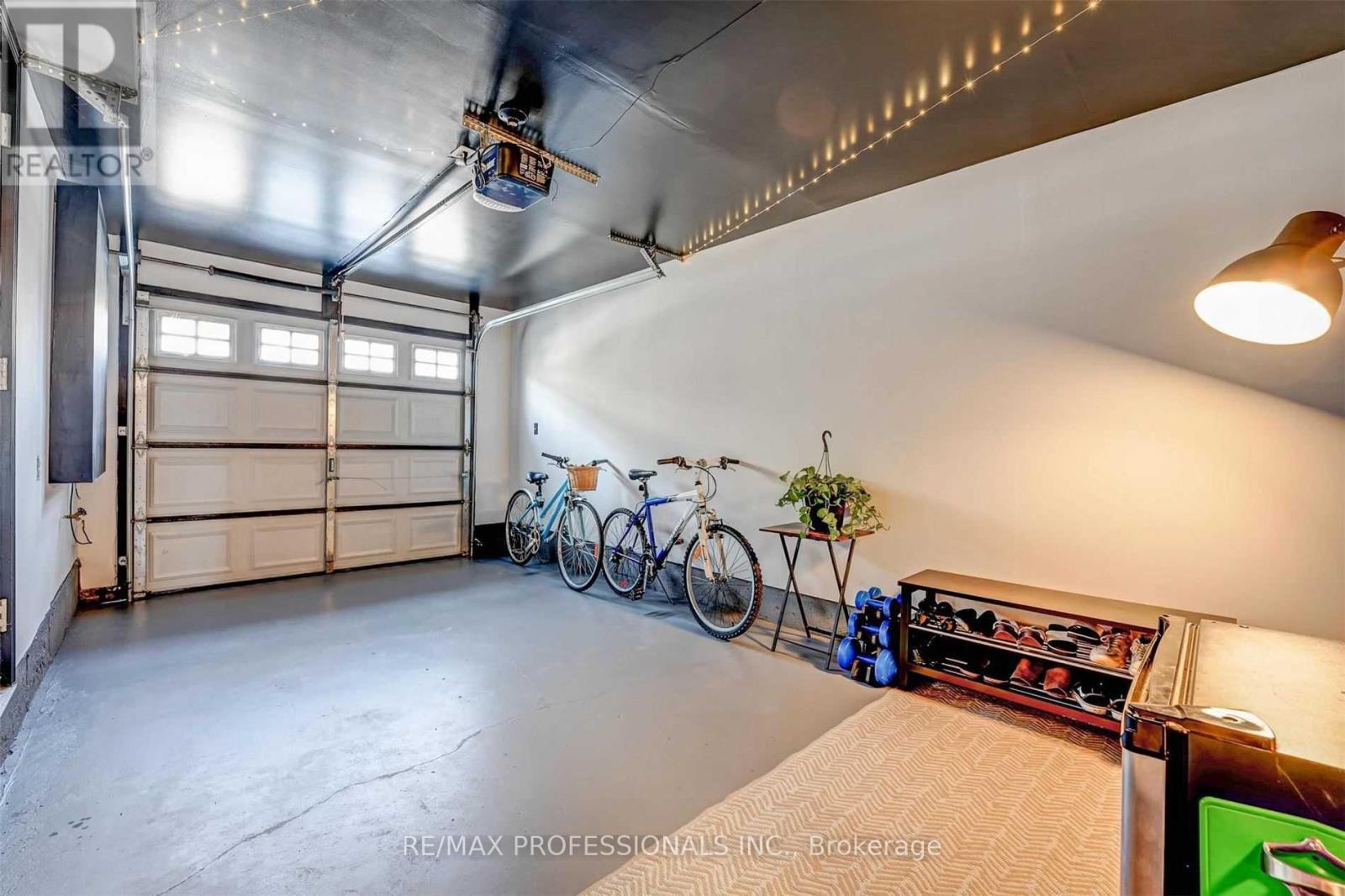 676 Rowley Common Property Photo 30
