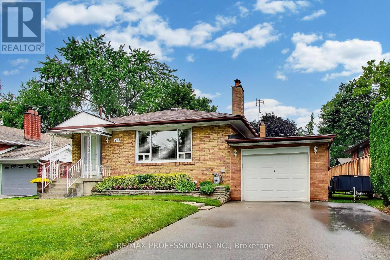 24 Beaverbrook Avenue Property Photo 1