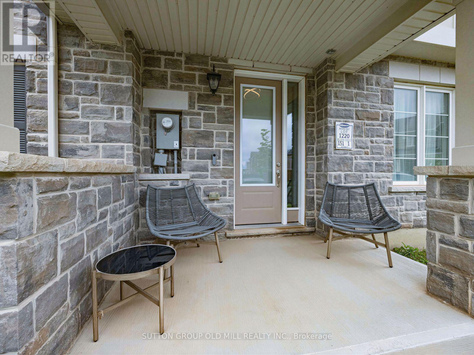 1537 Moira Crescent Property Photo 4