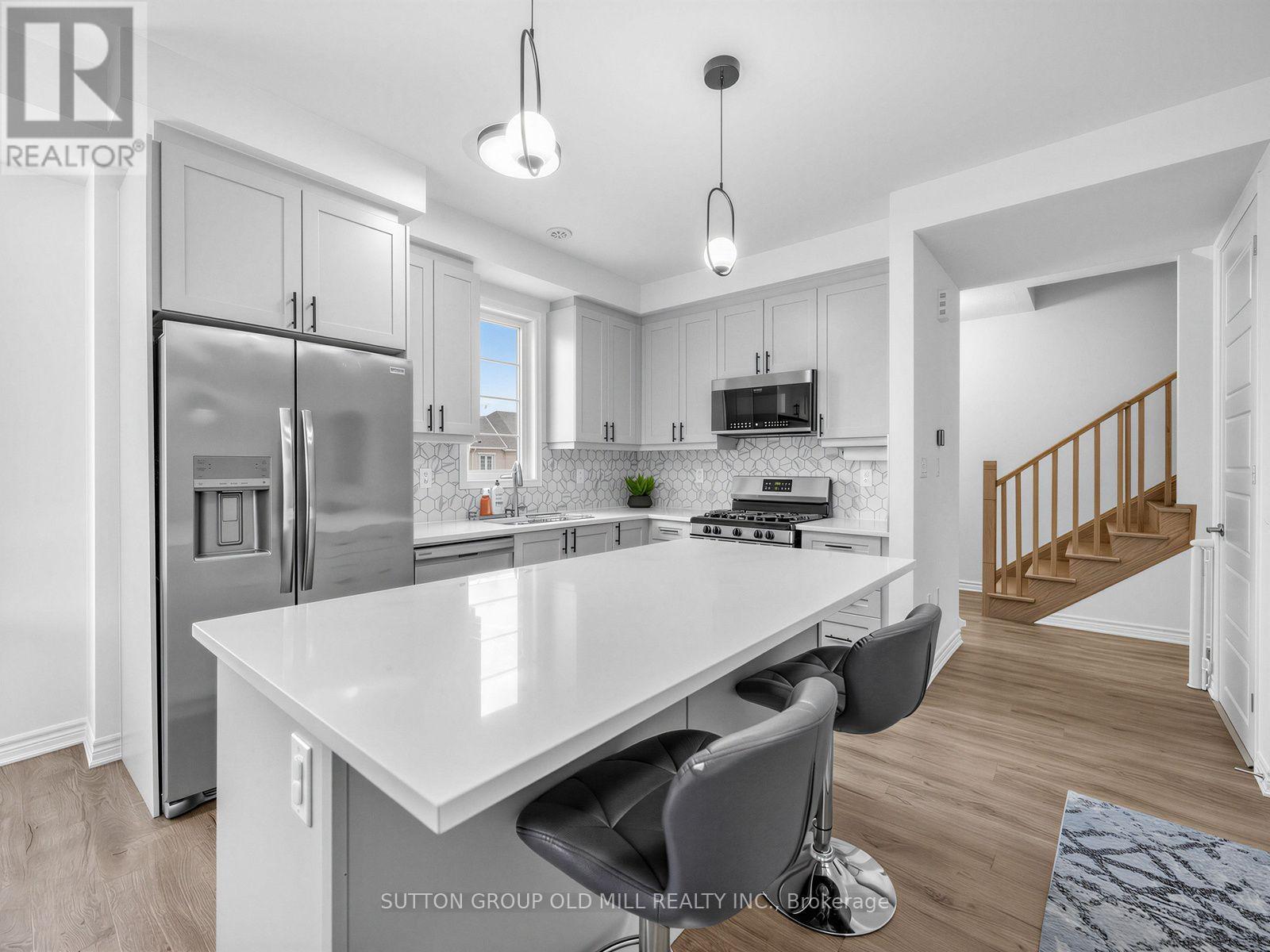 1537 Moira Crescent Property Photo 14