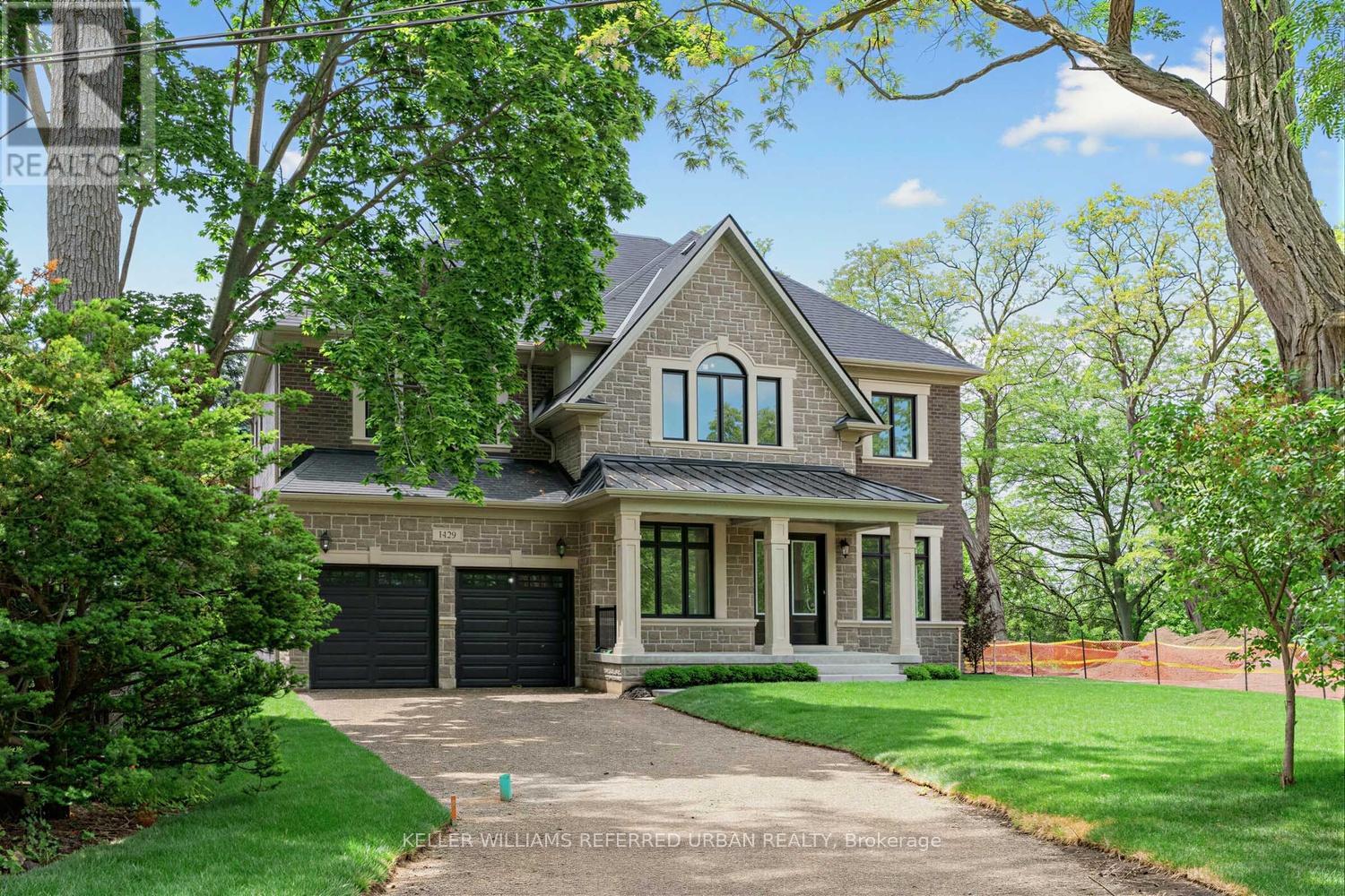 1429 DUNDAS CRESCENT