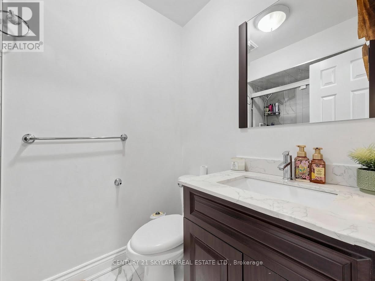 164 Moregate Crescent N Property Photo 15
