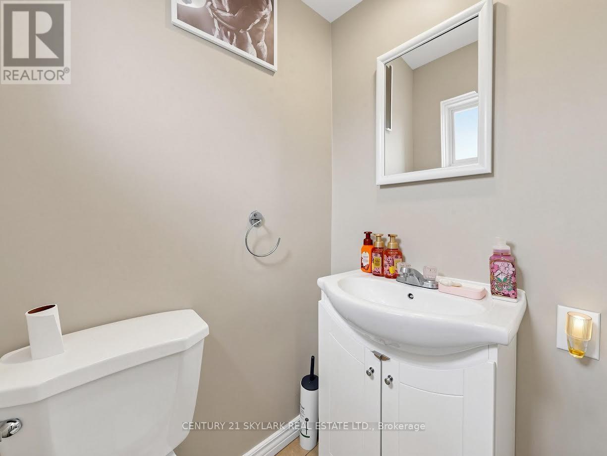 164 Moregate Crescent N Property Photo 20