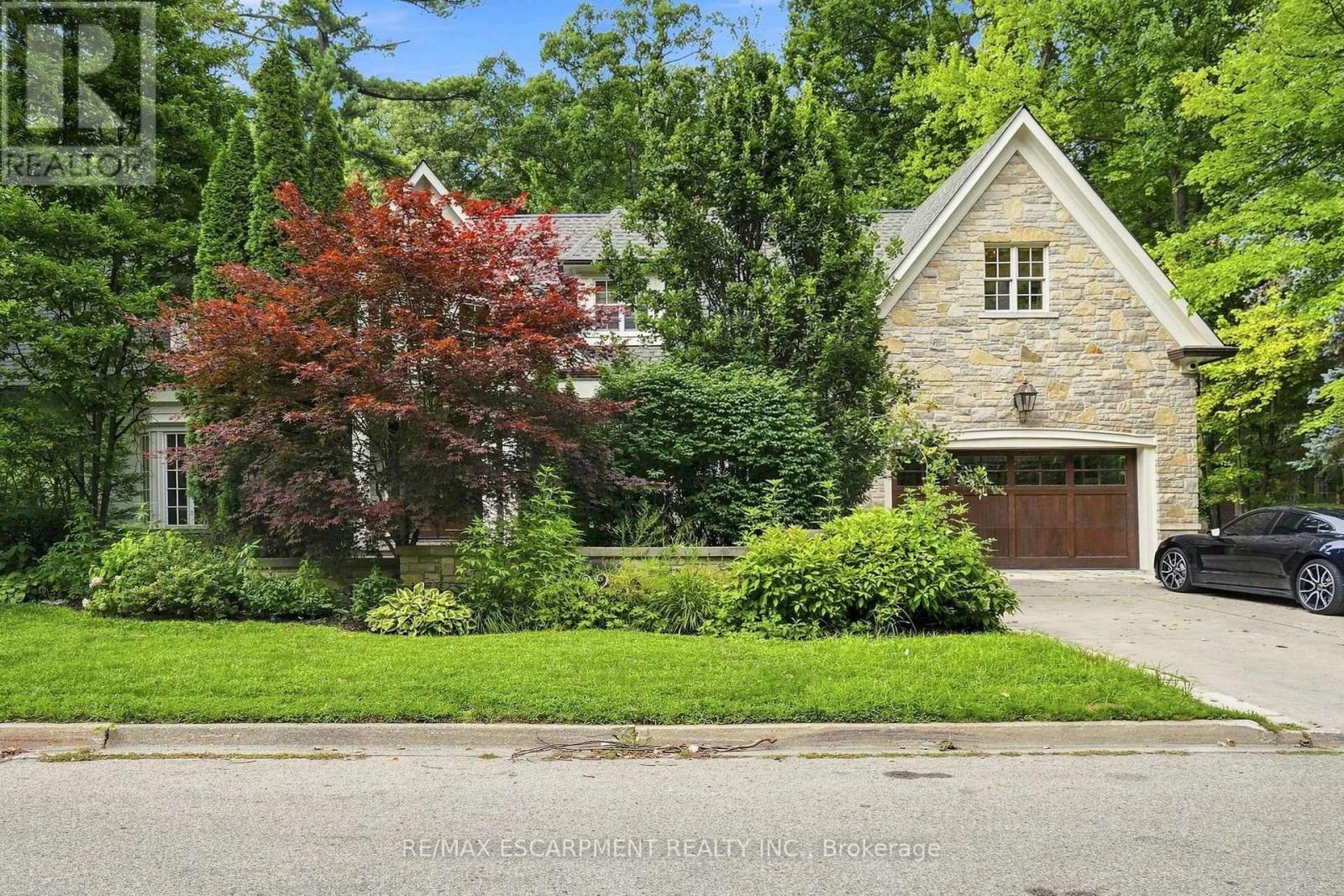 2025 & 2035 Heartwood Court Property Photo 1