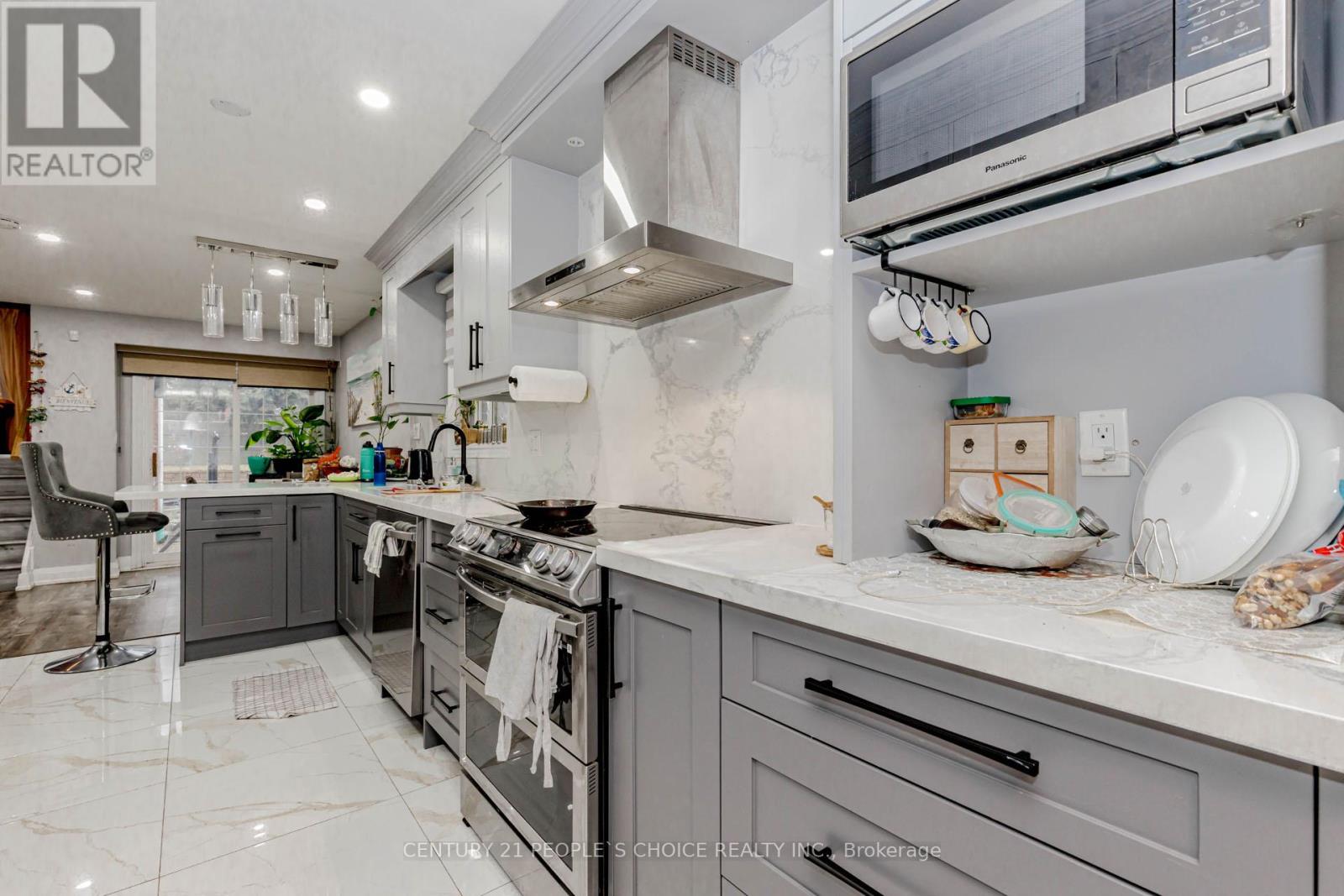 32 Elderwood Place Property Photo 8