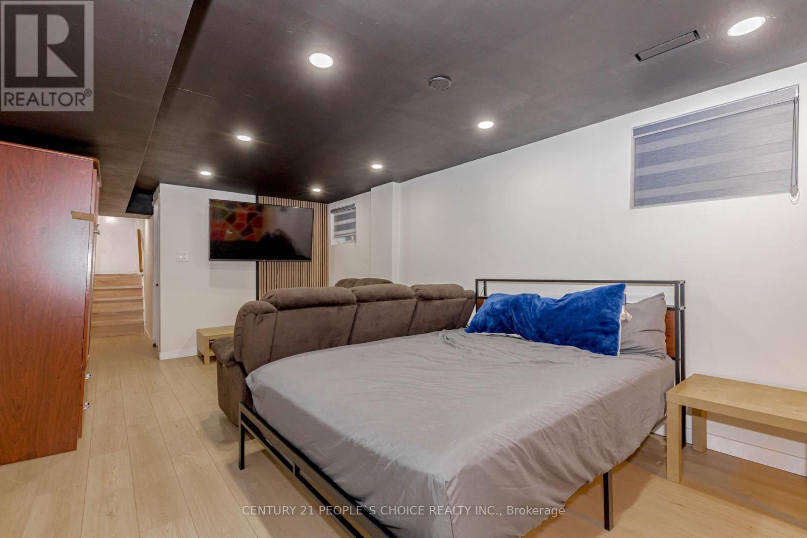 32 Elderwood Place Property Photo 40