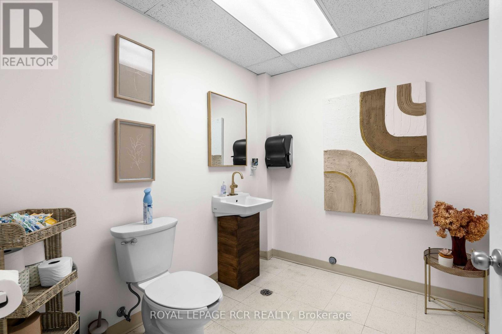 20 - 229 Broadway Property Photo 13