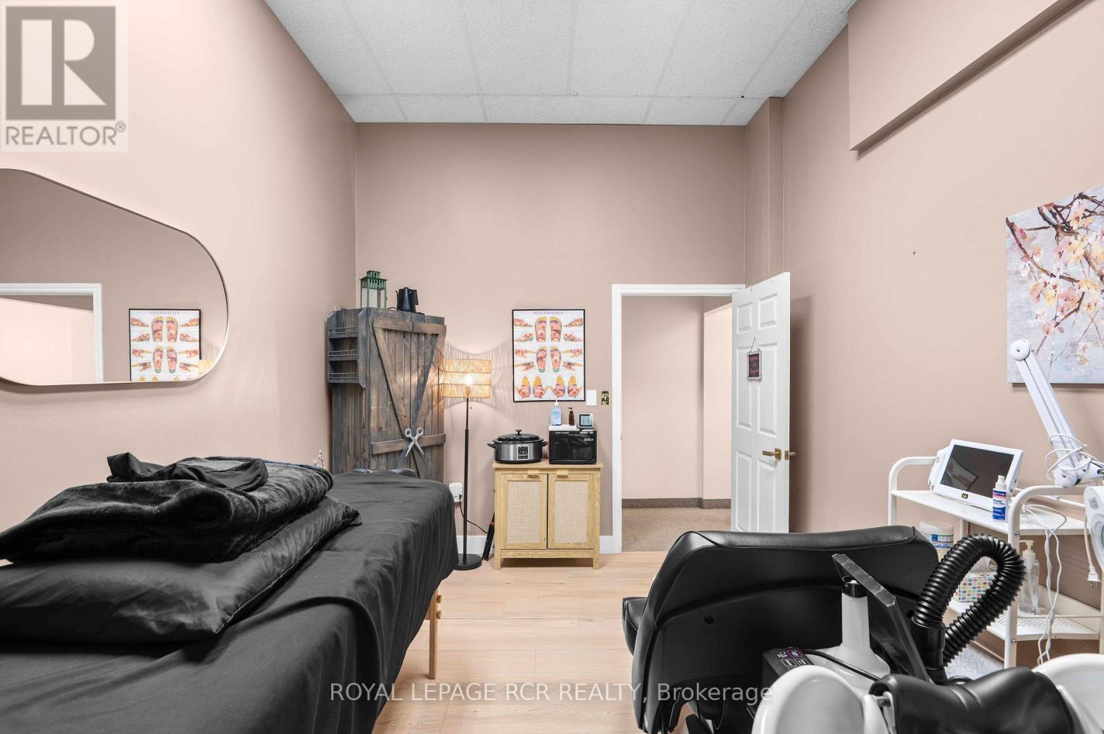 20 - 229 Broadway Property Photo 17