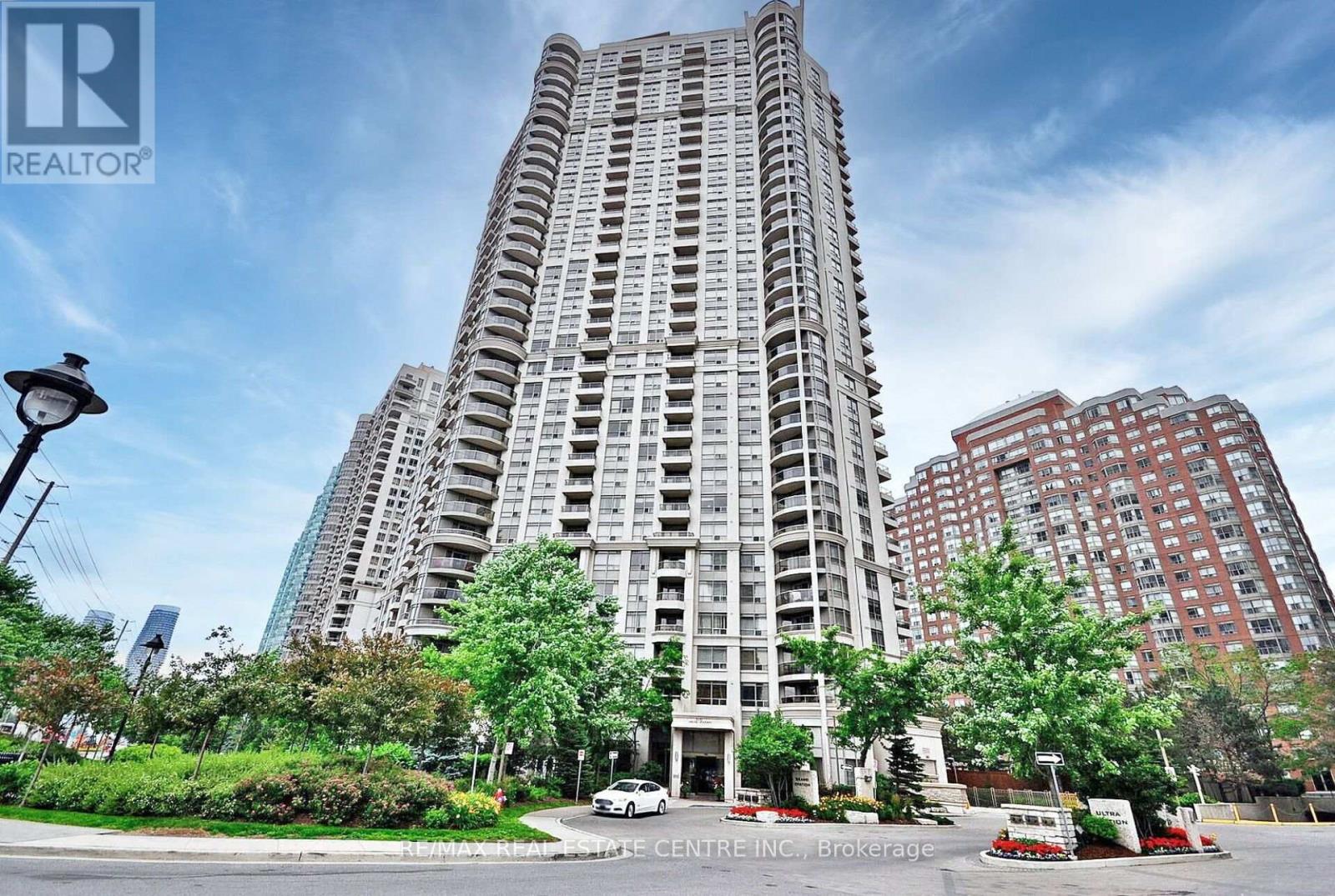 1701 - 310 Burnhamthorpe Road W Property Photo 1
