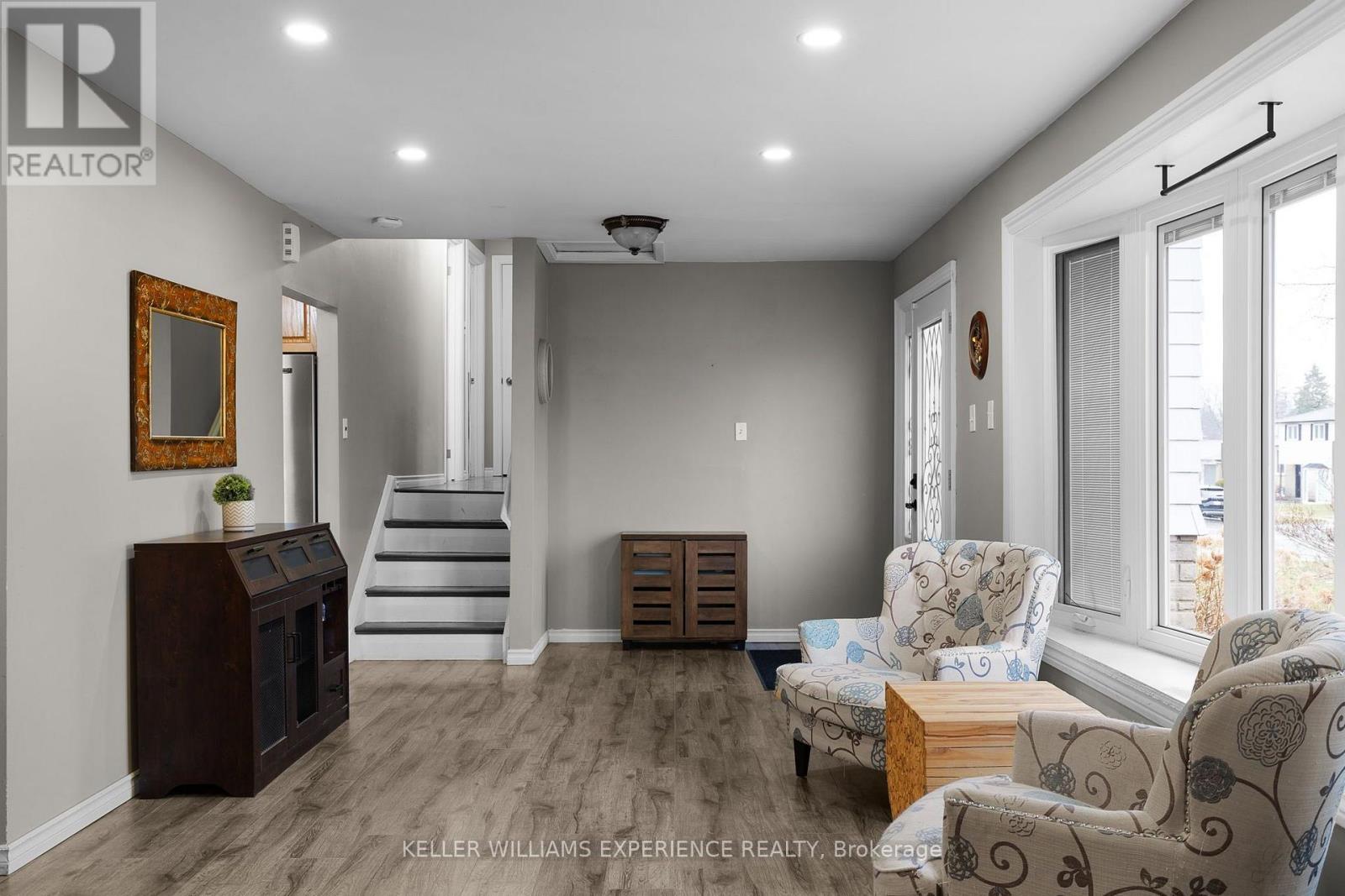 27 Rustic Crescent Property Photo 6