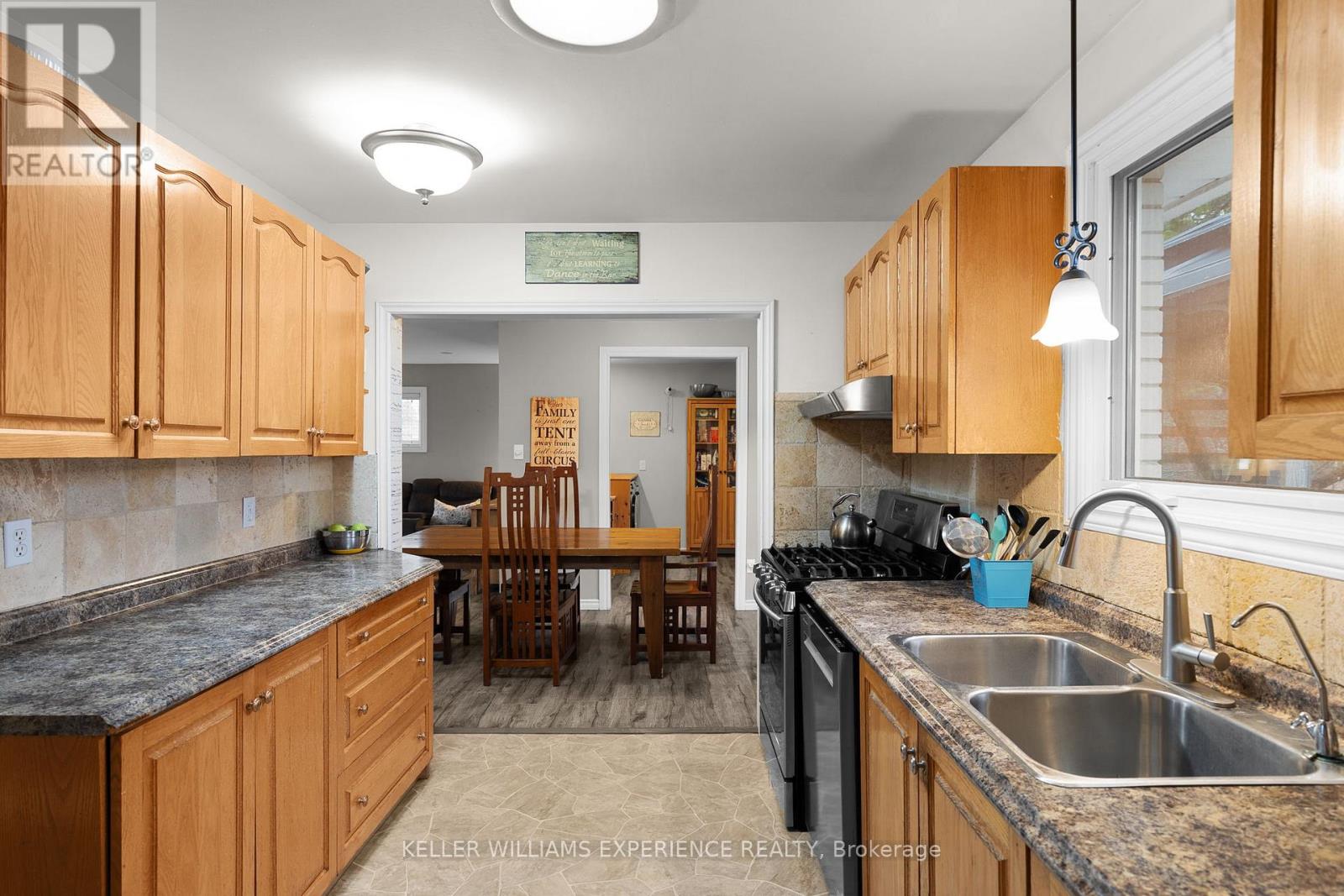 27 Rustic Crescent Property Photo 12