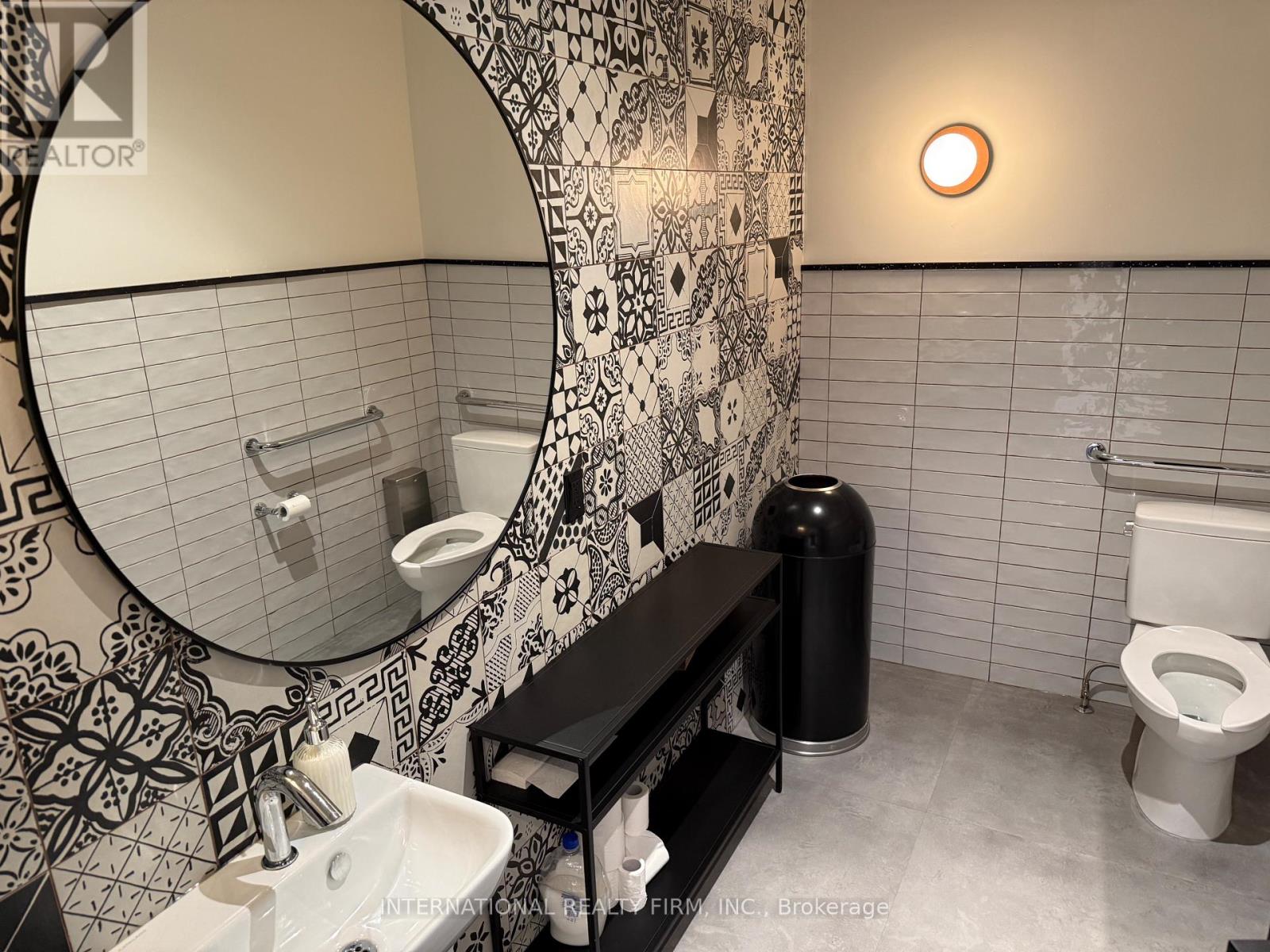3555 Lake Shore Boulevard W Property Photo 6