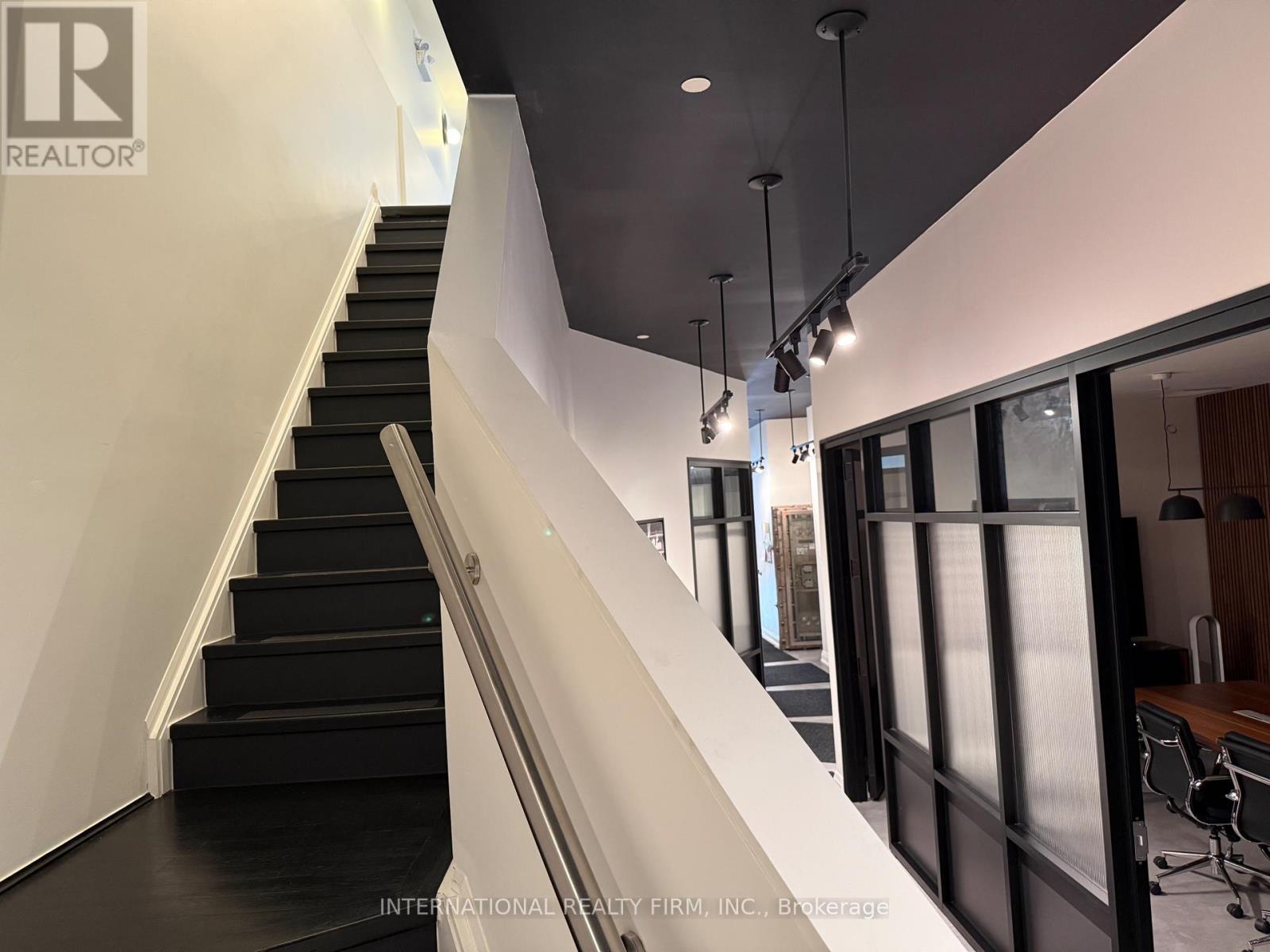 3555 Lake Shore Boulevard W Property Photo 21