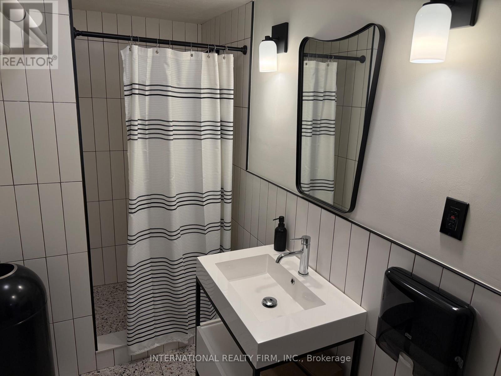 3555 Lake Shore Boulevard W Property Photo 36