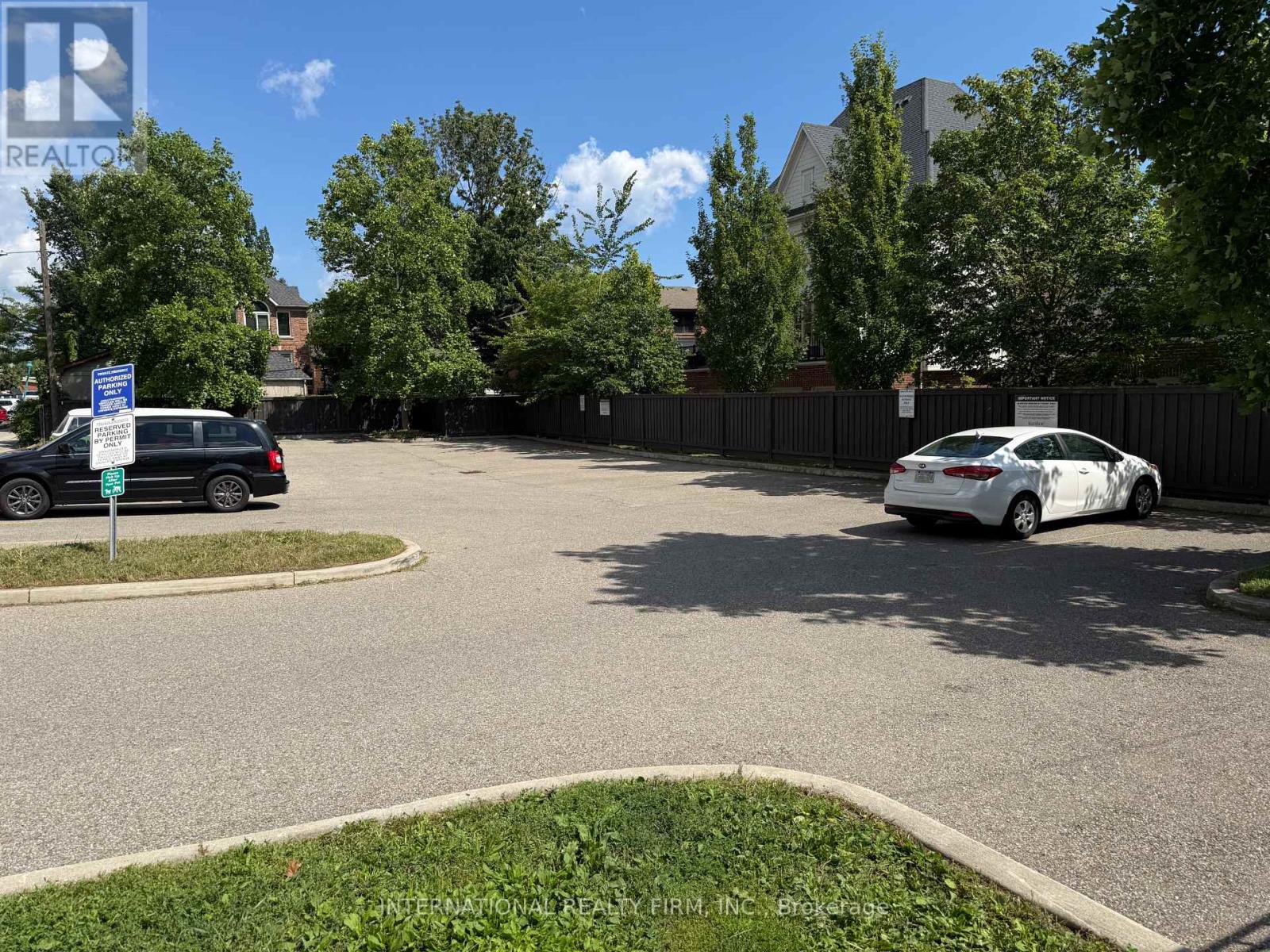 3555 Lake Shore Boulevard W Property Photo 38