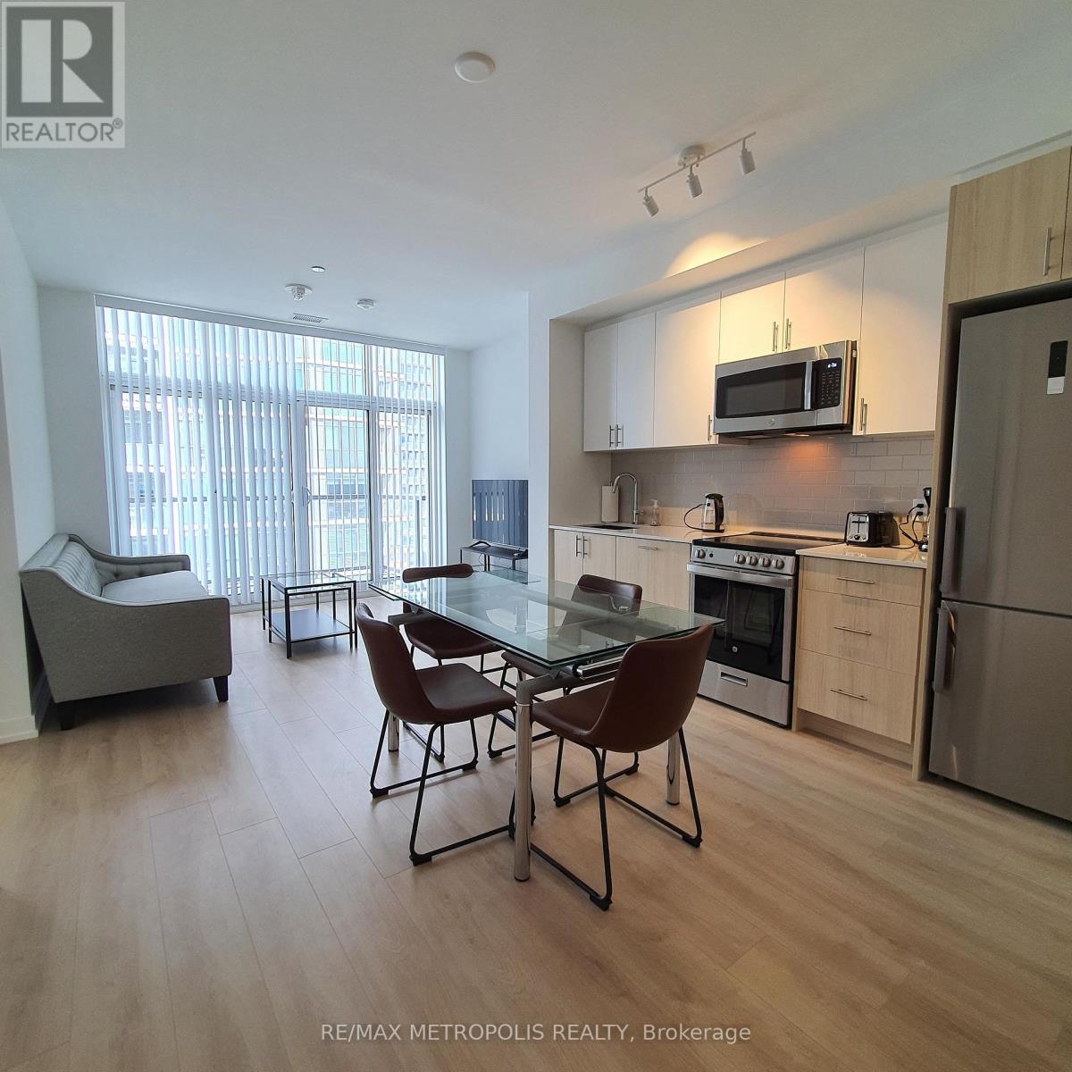 807 - 1195 THE QUEENSWAY Property Photo 1