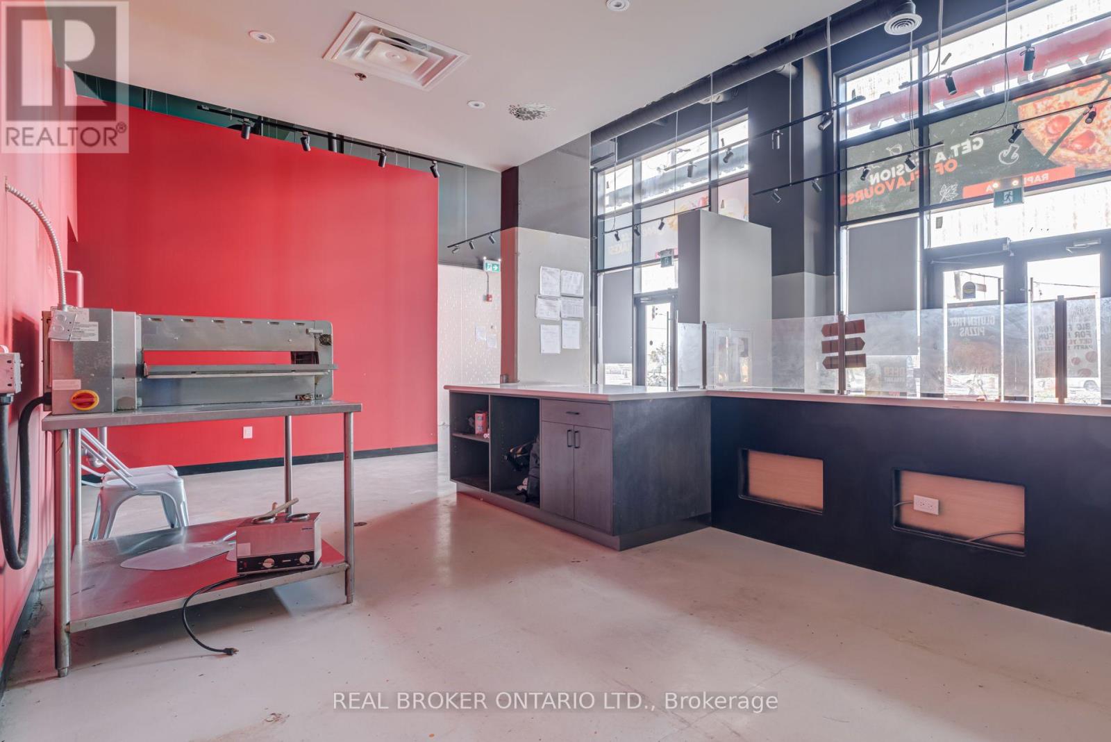 3 - 5220 Dundas Street Property Photo 18