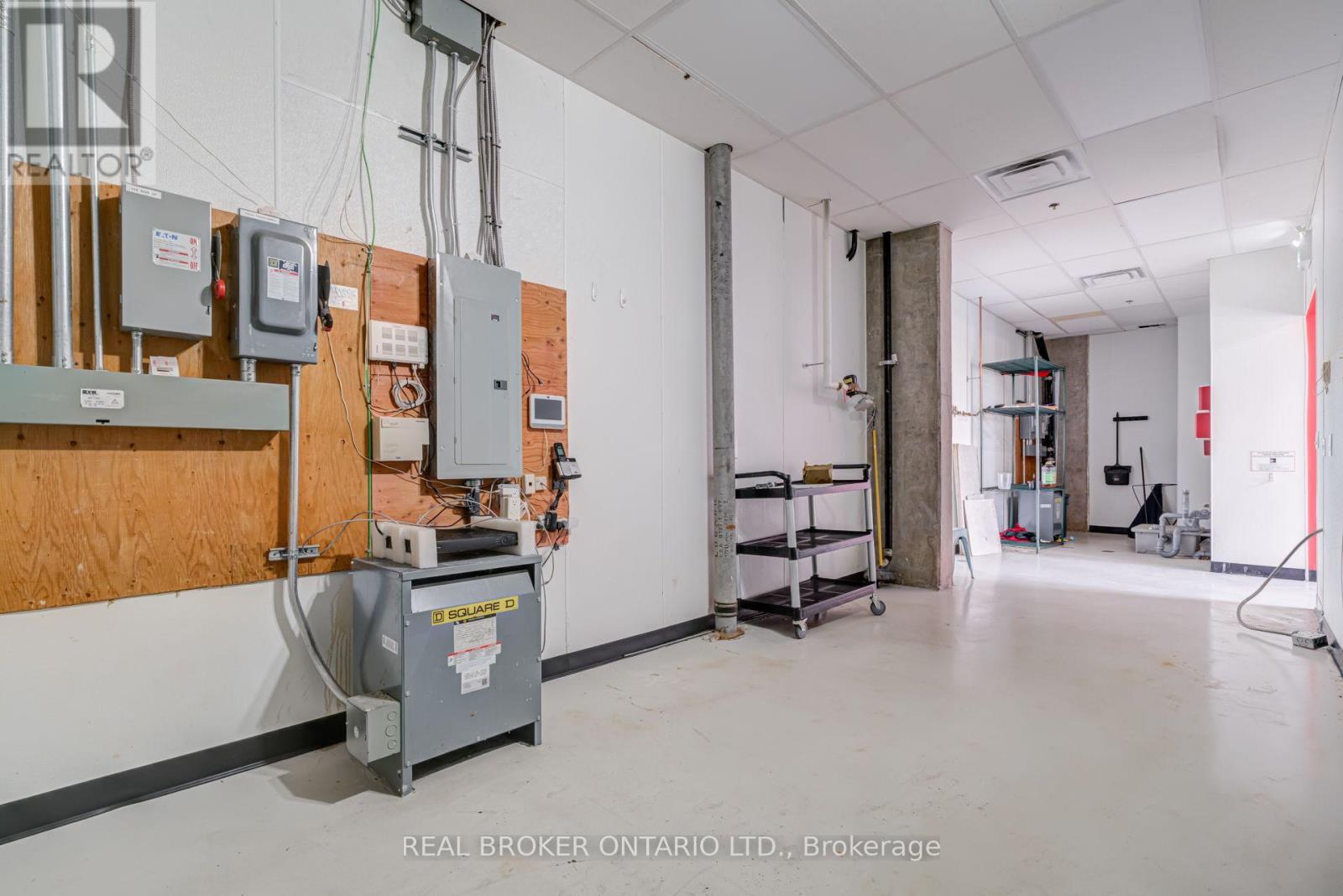 3 - 5220 Dundas Street Property Photo 22