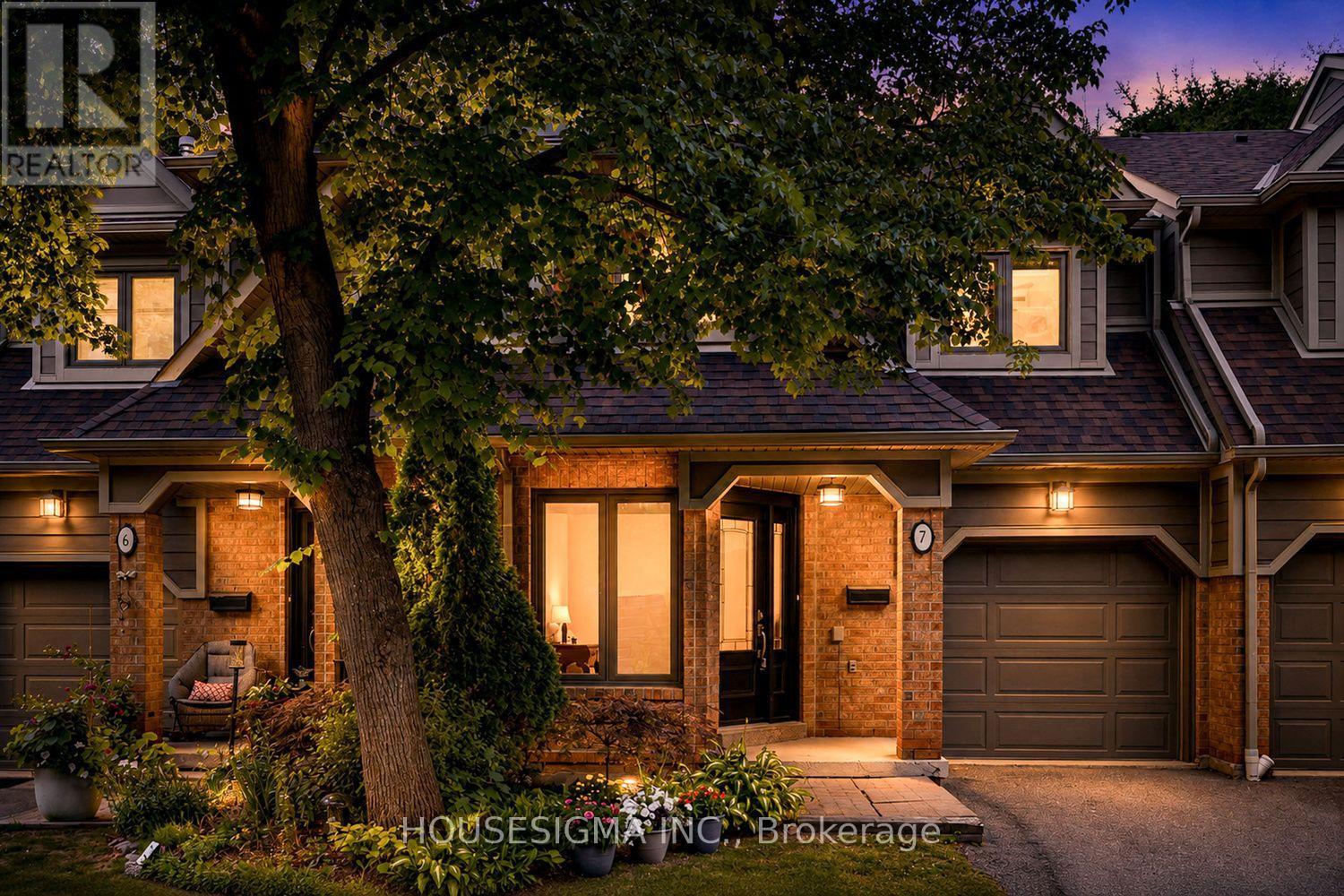 7 - 2199 Burnhamthorpe Road W Property Photo 1