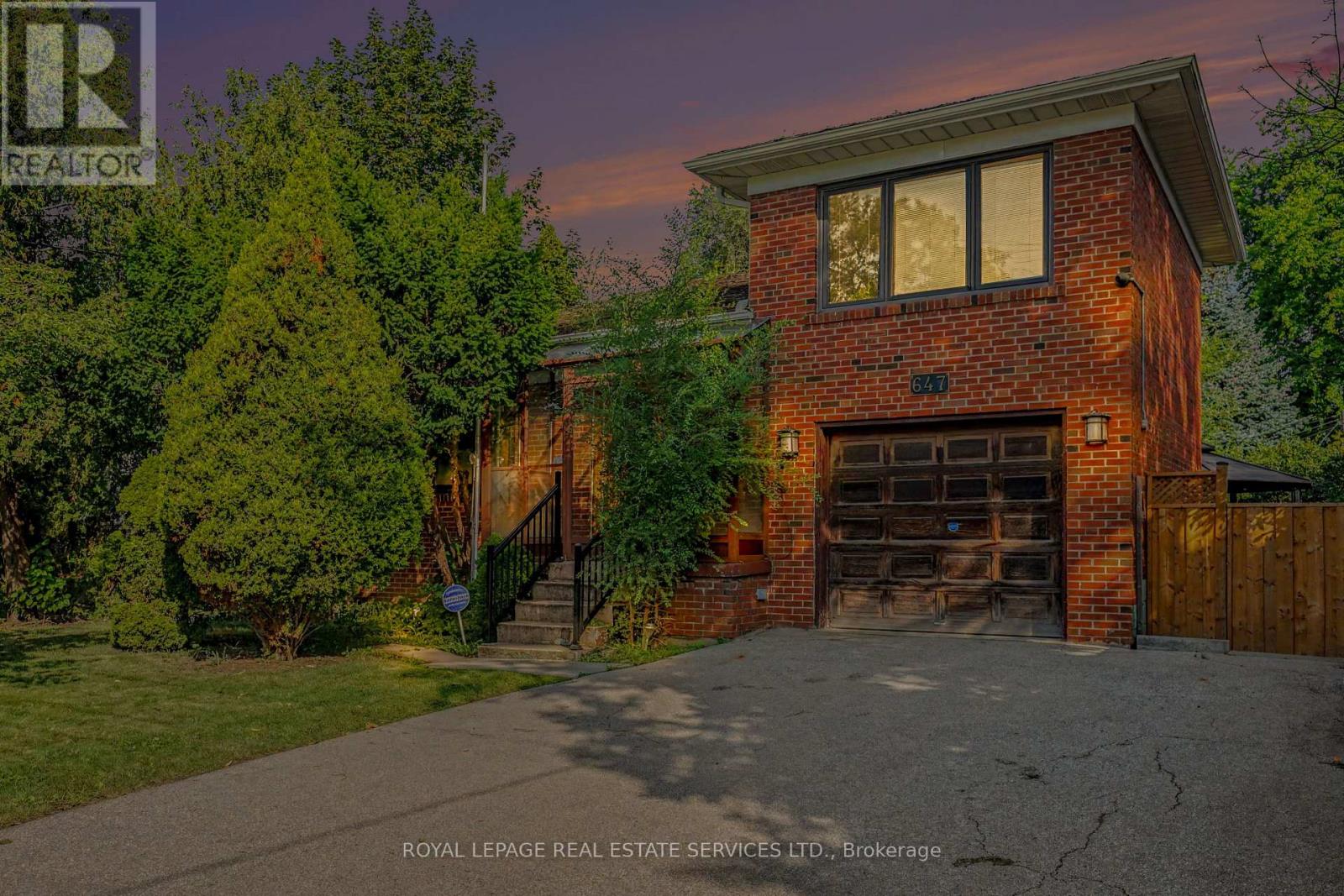647 Burnhamthorpe Road Property Photo 1