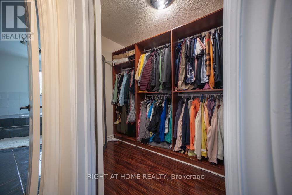 2088 Perran Drive Property Photo 25