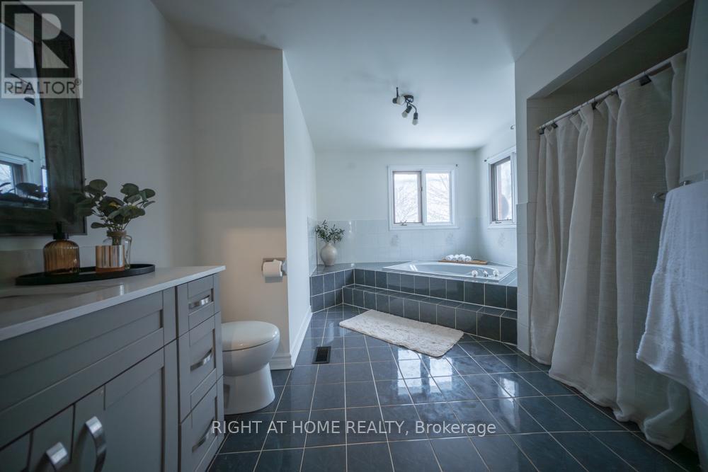 2088 Perran Drive Property Photo 26