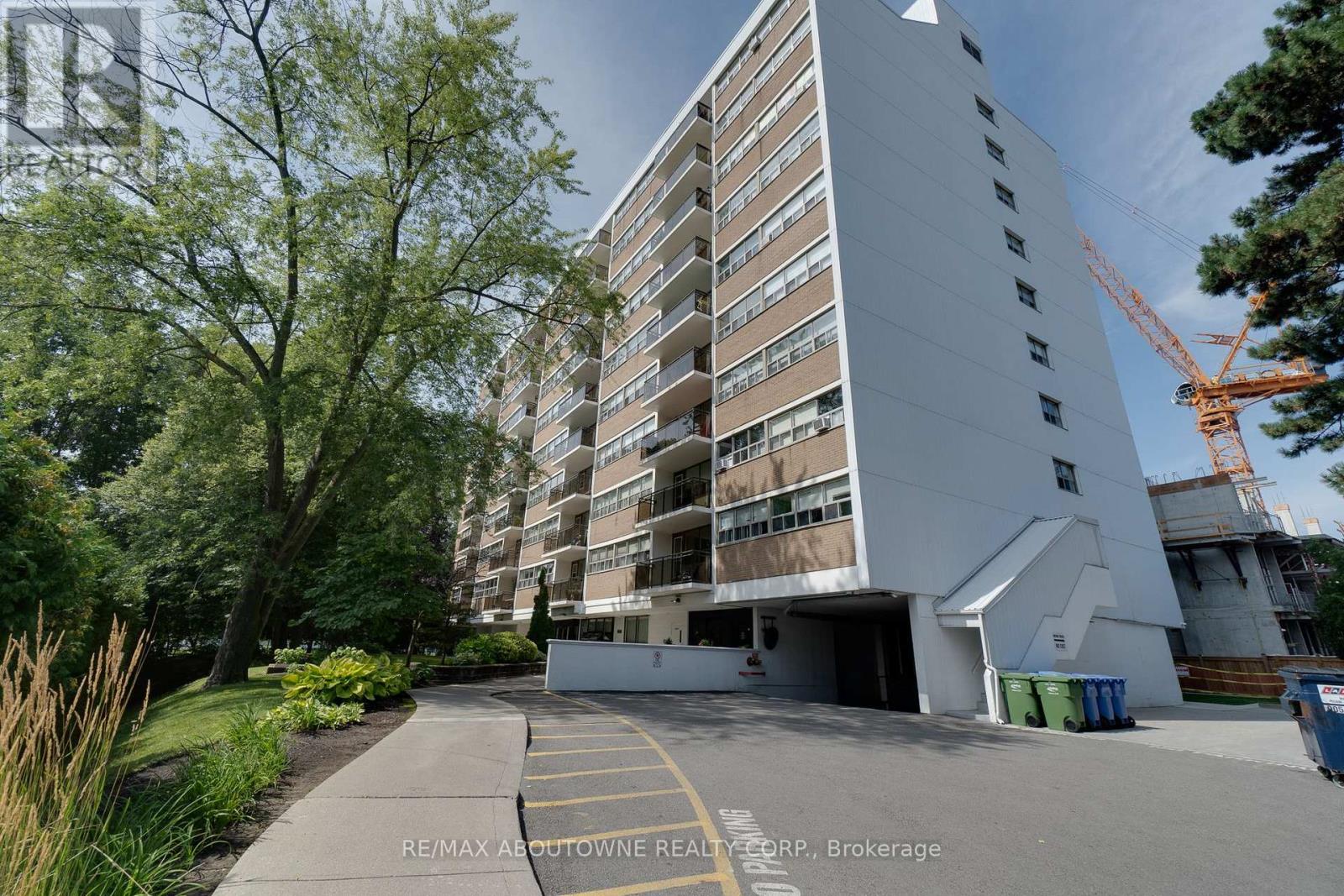 507 - 212 Kerr Street Property Photo 2