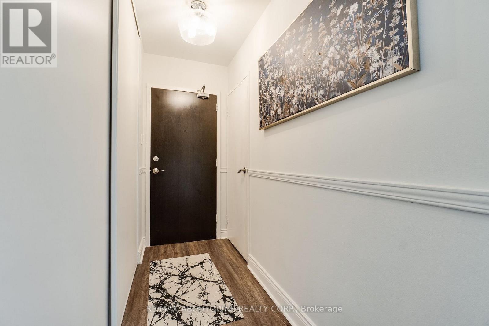 507 - 212 Kerr Street Property Photo 4