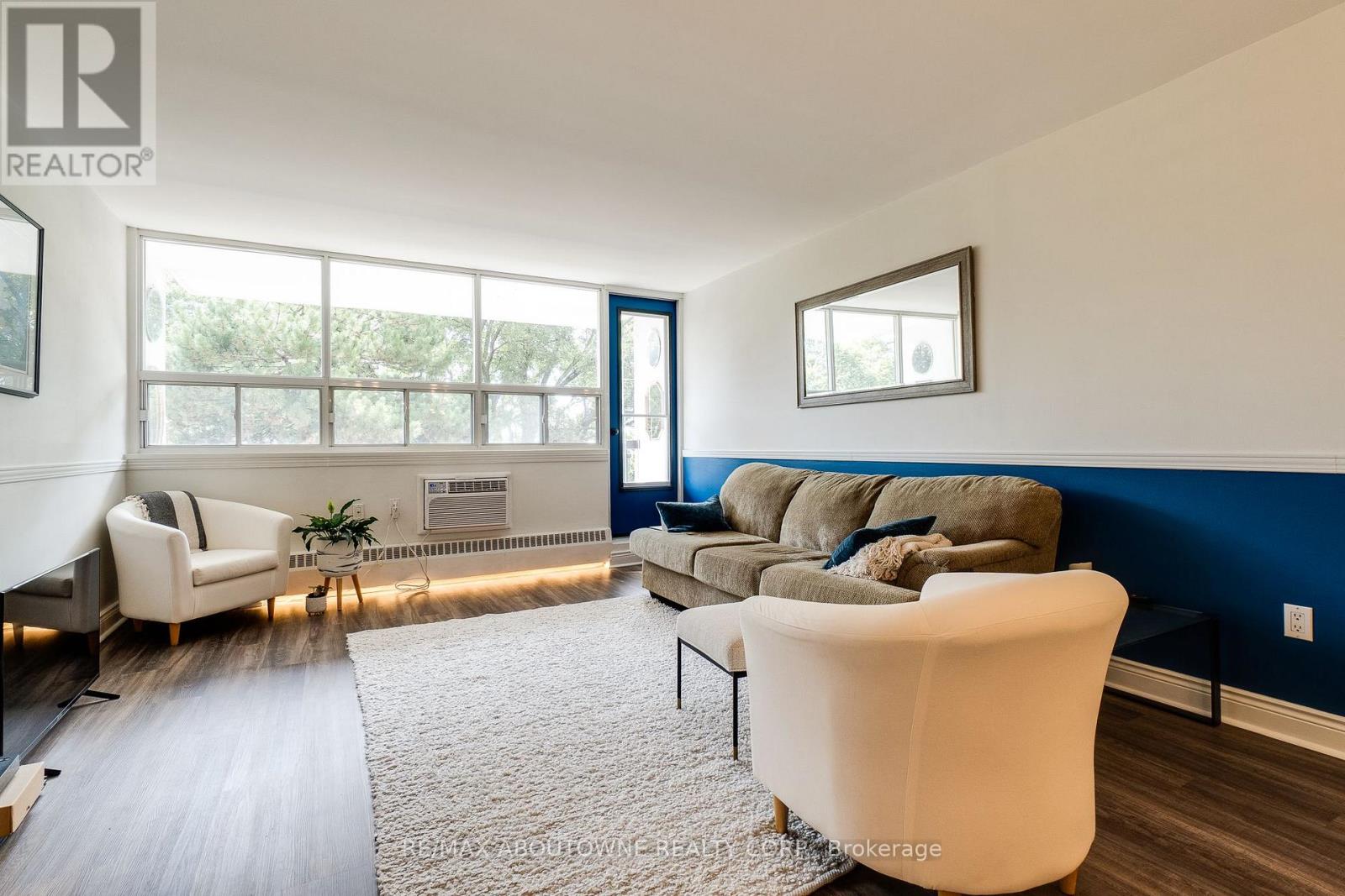 507 - 212 Kerr Street Property Photo 7