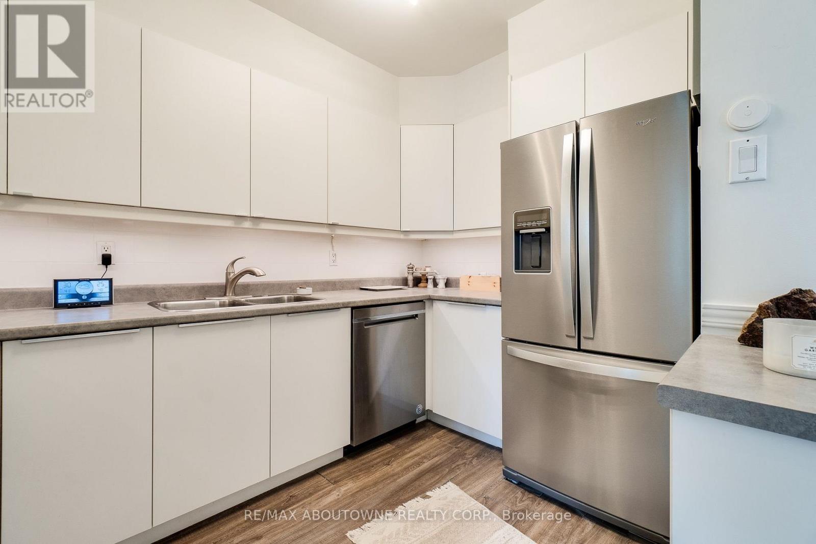 507 - 212 Kerr Street Property Photo 19