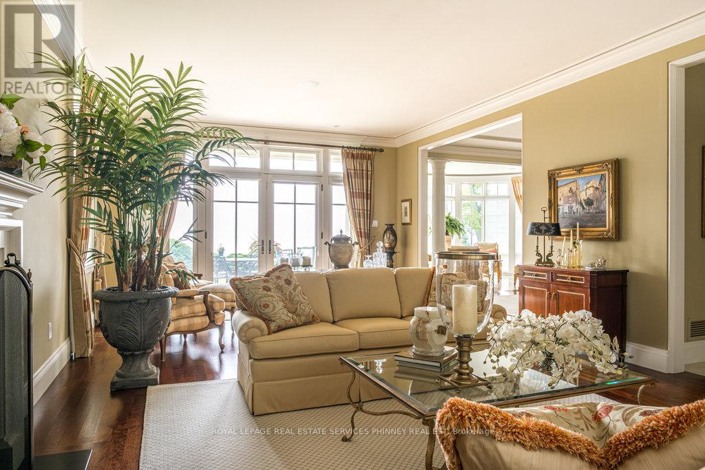 6 Ennisclare Drive W Property Photo 6