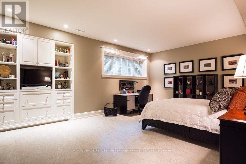 6 Ennisclare Drive W Property Photo 34