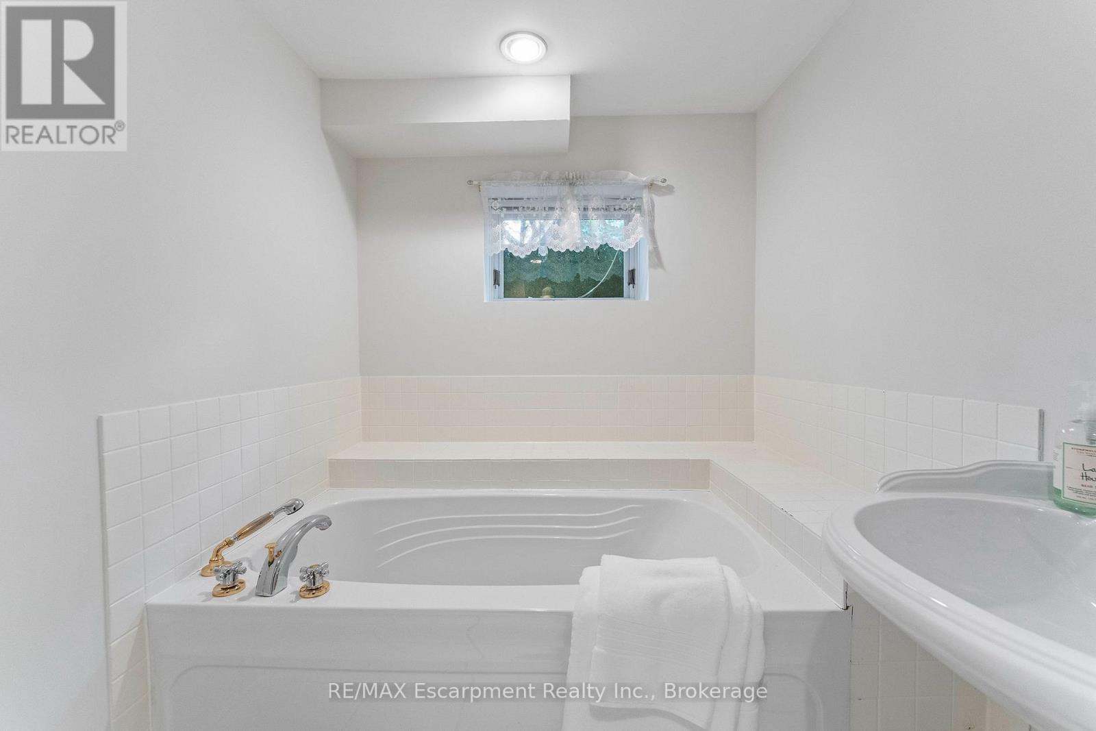 380 Watson Avenue Property Photo 40