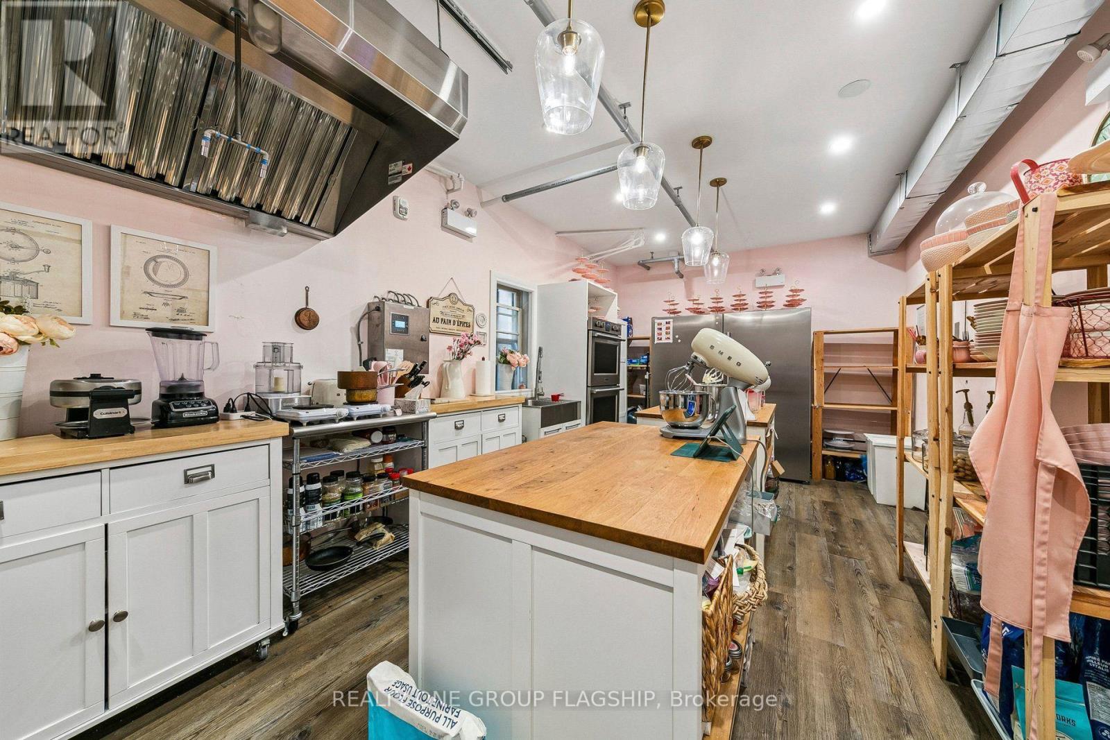 243 Lakeshore East Road Property Photo 13