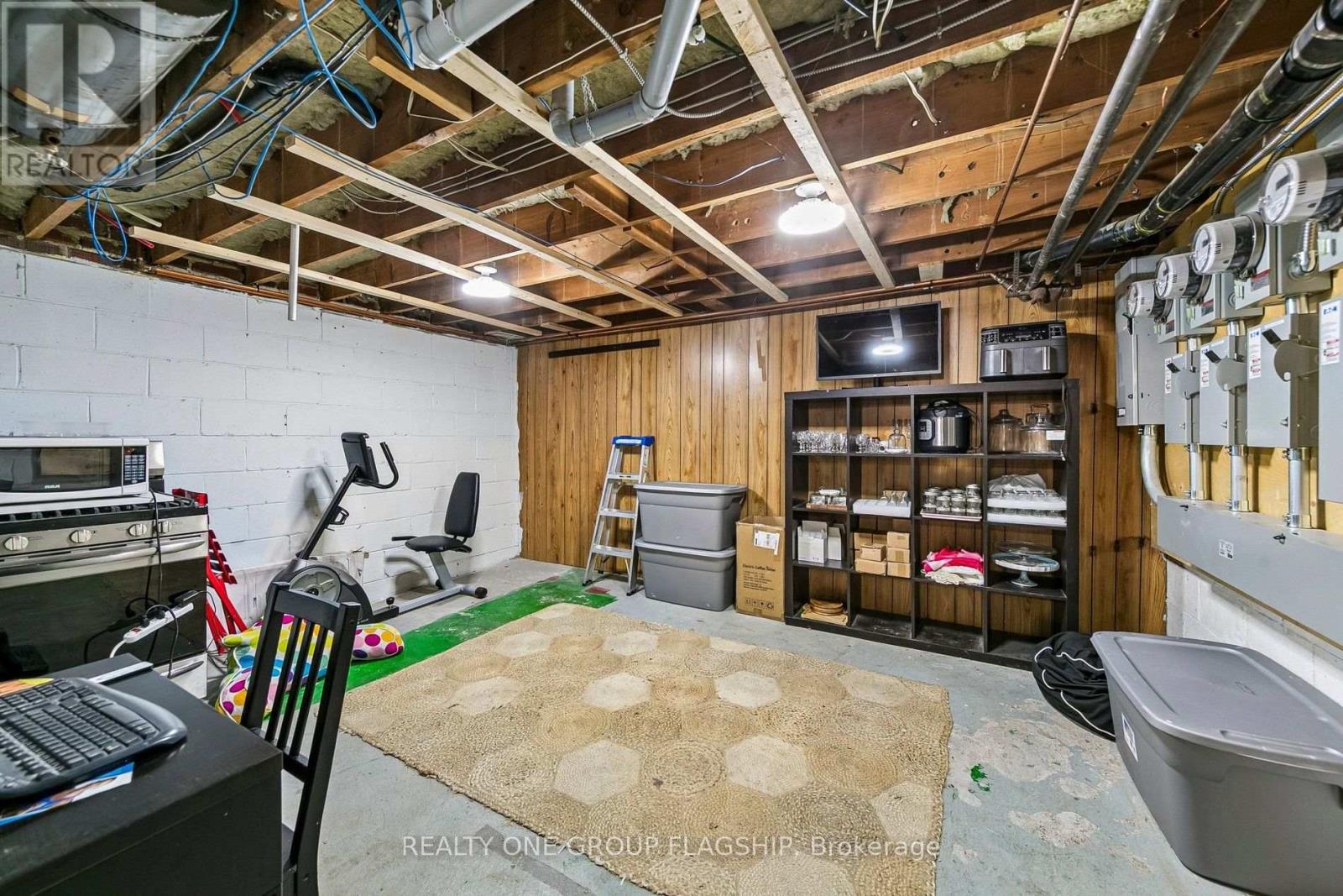 243 Lakeshore East Road Property Photo 36