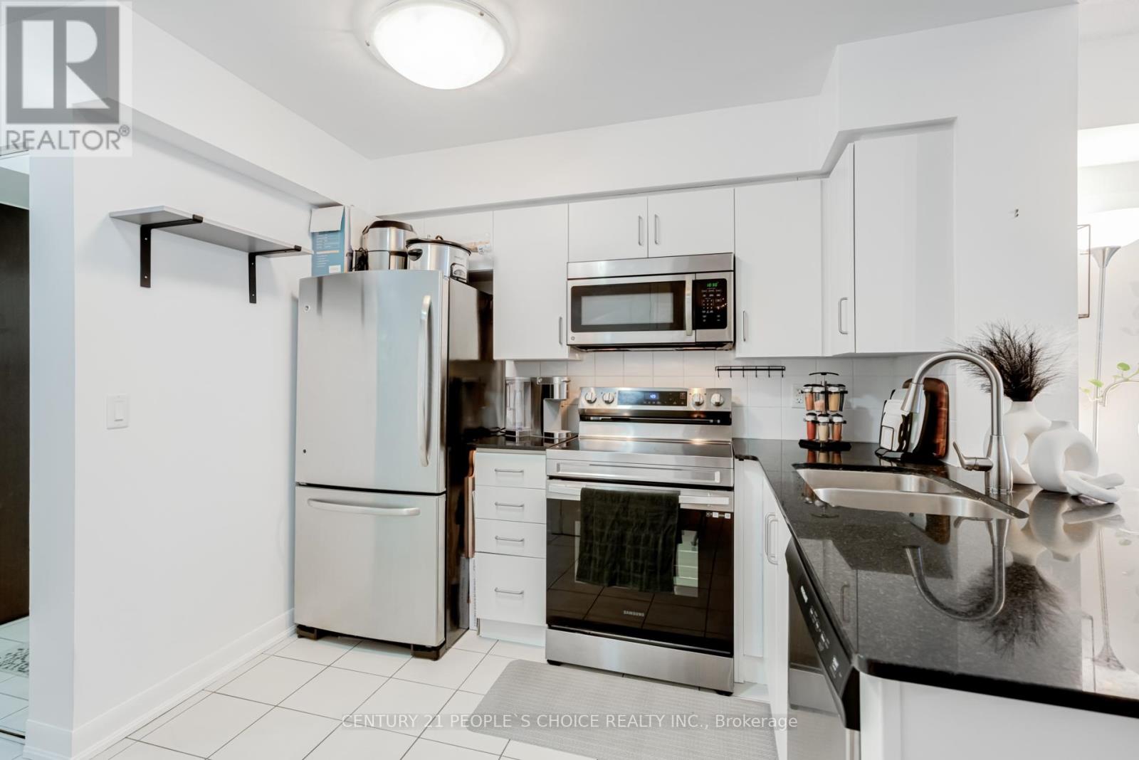 2005 - 215 Sherway Gardens Road Property Photo 6