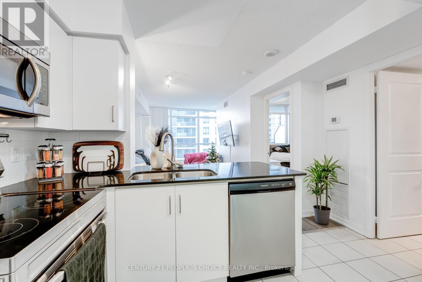 2005 - 215 Sherway Gardens Road Property Photo 7