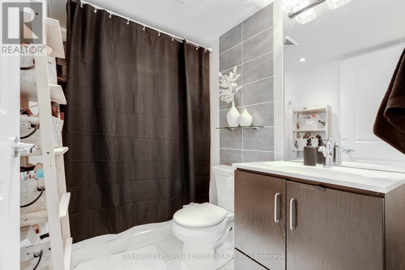 2005 - 215 Sherway Gardens Road Property Photo 13