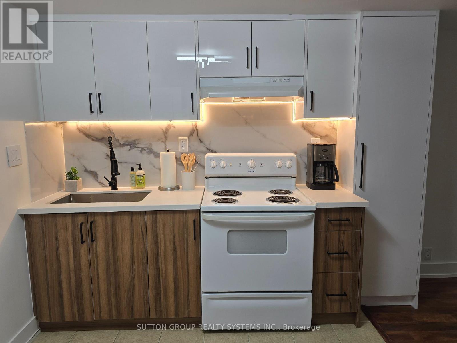 1 - 2886 Lake Shore Boulevard W Property Photo 7