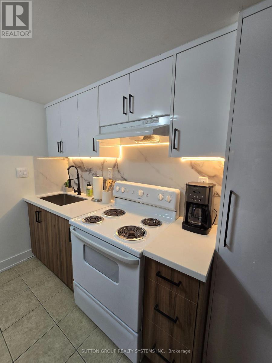 1 - 2886 Lake Shore Boulevard W Property Photo 9