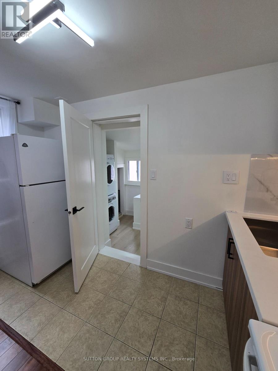 1 - 2886 Lake Shore Boulevard W Property Photo 11
