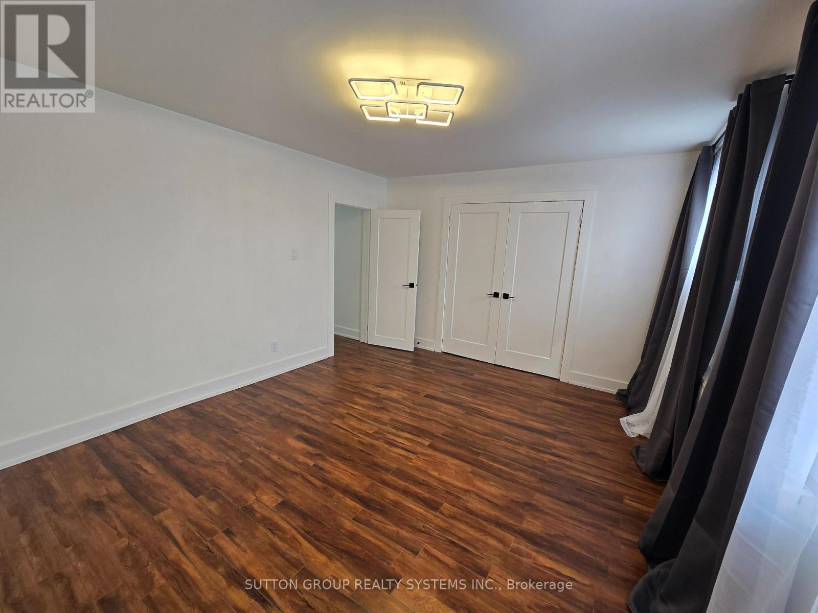 1 - 2886 Lake Shore Boulevard W Property Photo 20