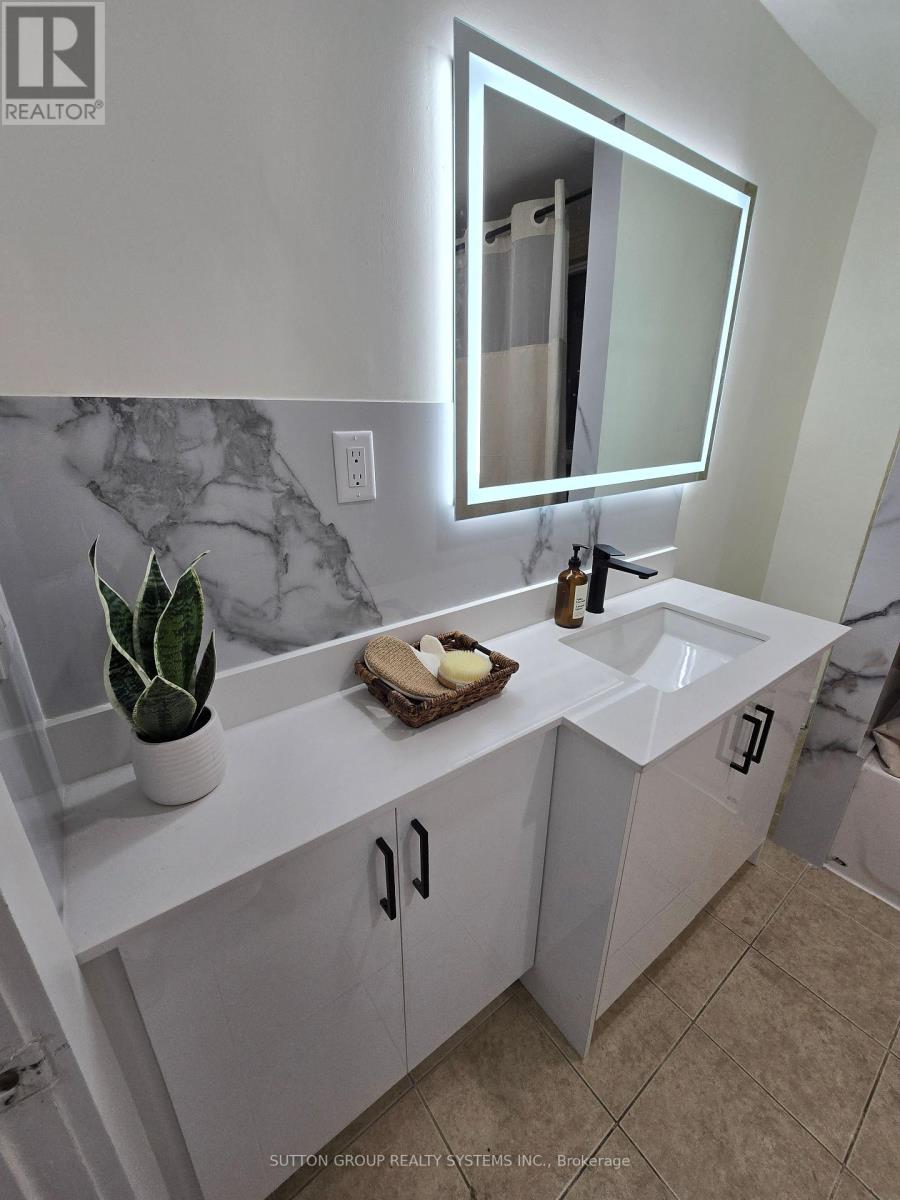 1 - 2886 Lake Shore Boulevard W Property Photo 23