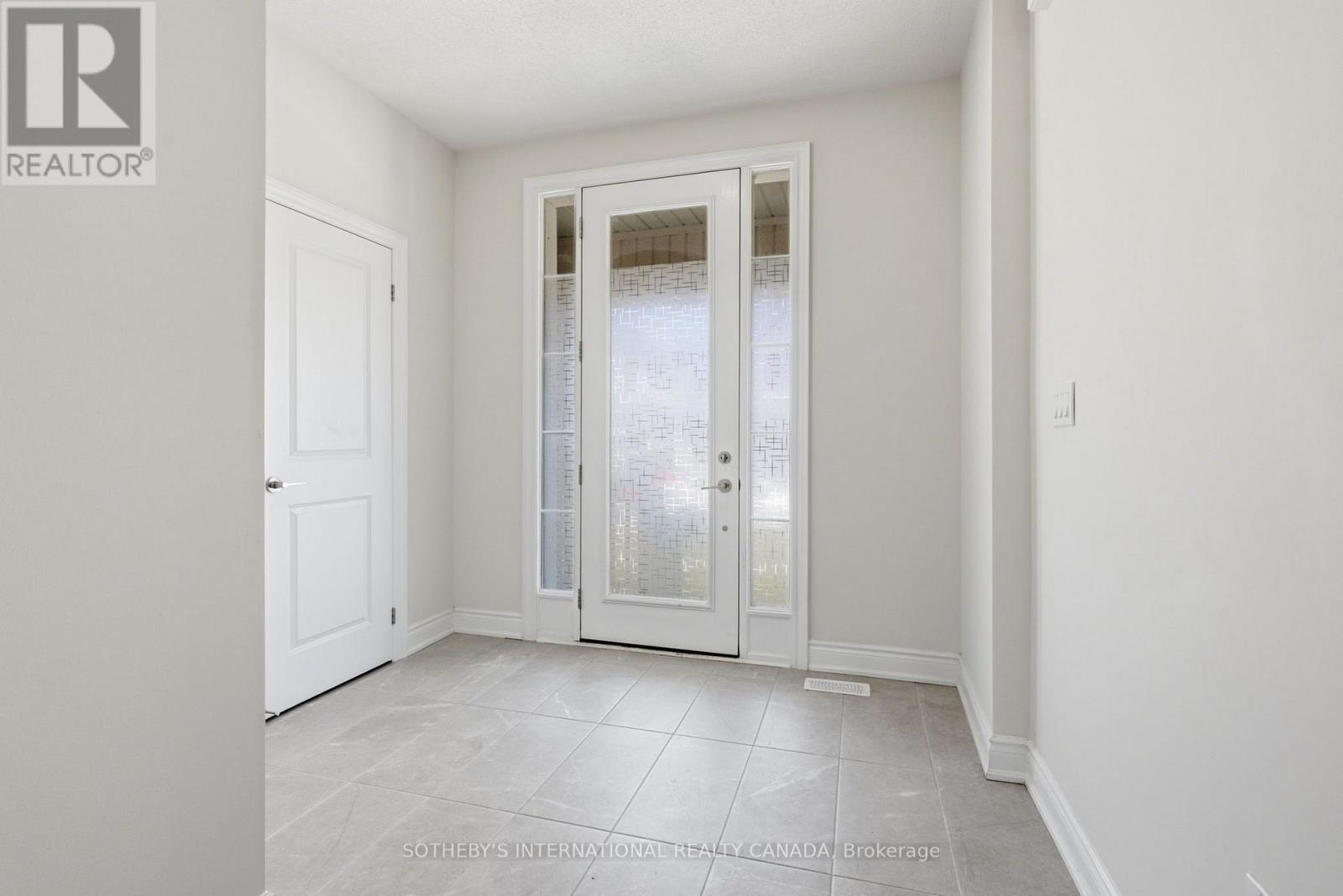 32 Bermondsey Way Property Photo 2