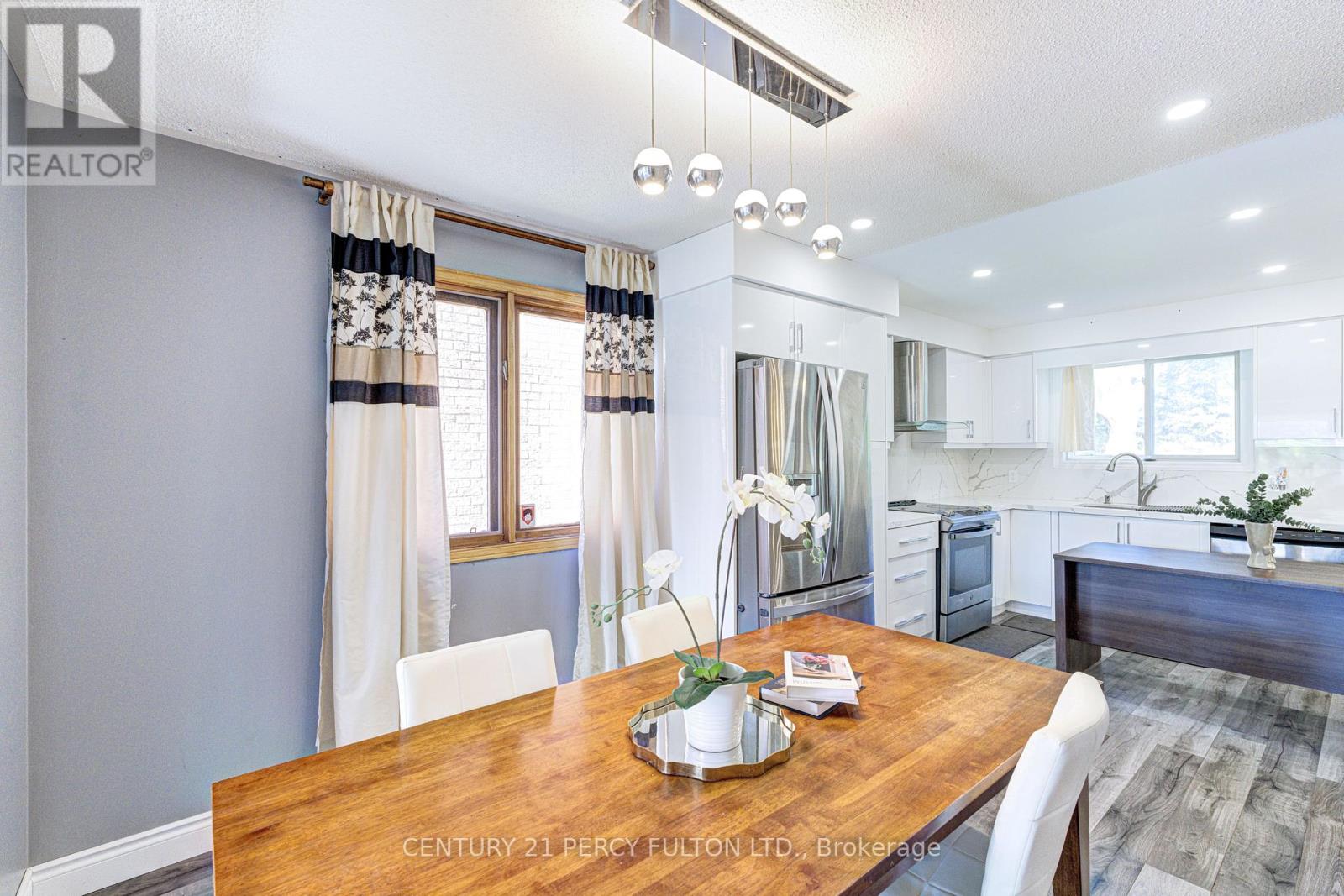 1042 Wetherby Lane Property Photo 10