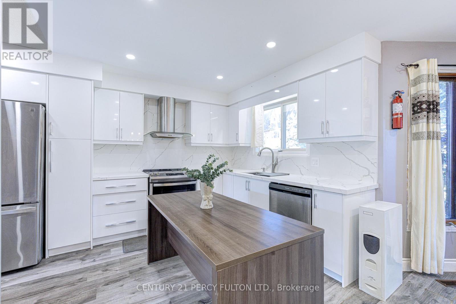 1042 Wetherby Lane Property Photo 17