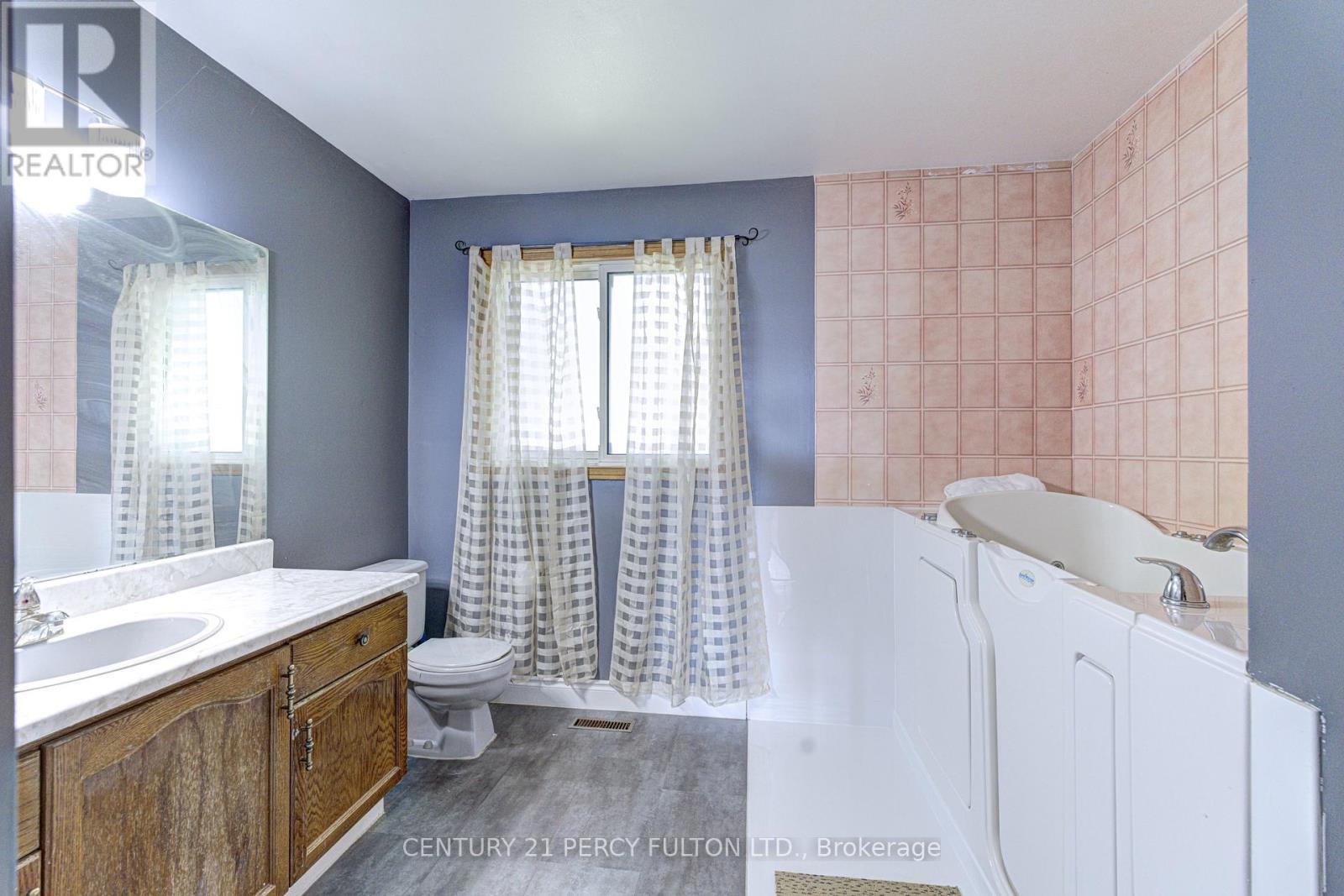 1042 Wetherby Lane Property Photo 26